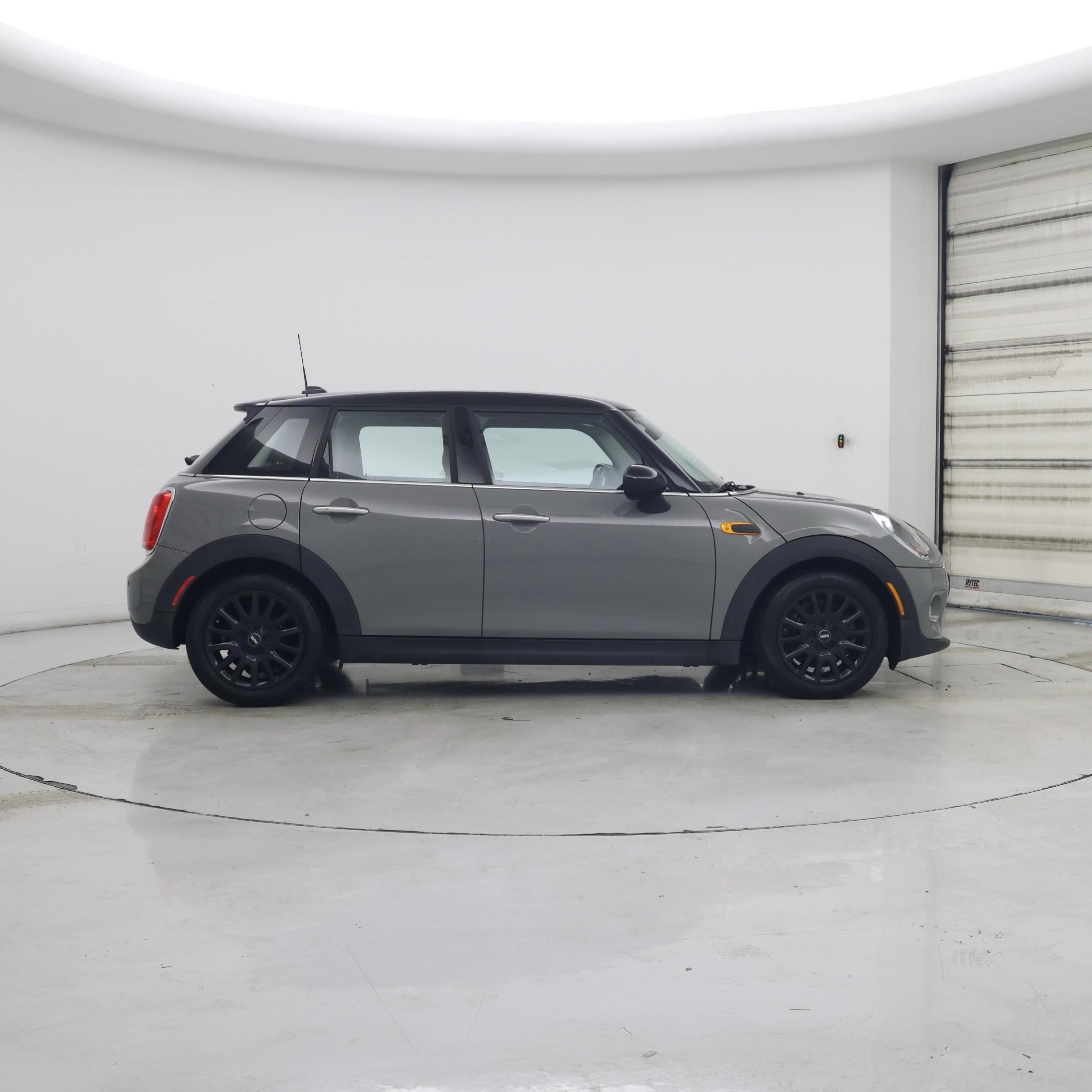 Thumbnail: 2018 MINI Cooper Hardtop - 7