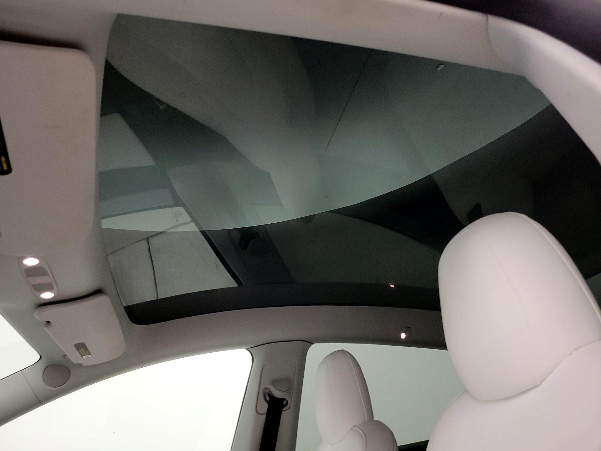 Thumbnail: 2022 Tesla Model Y - 17