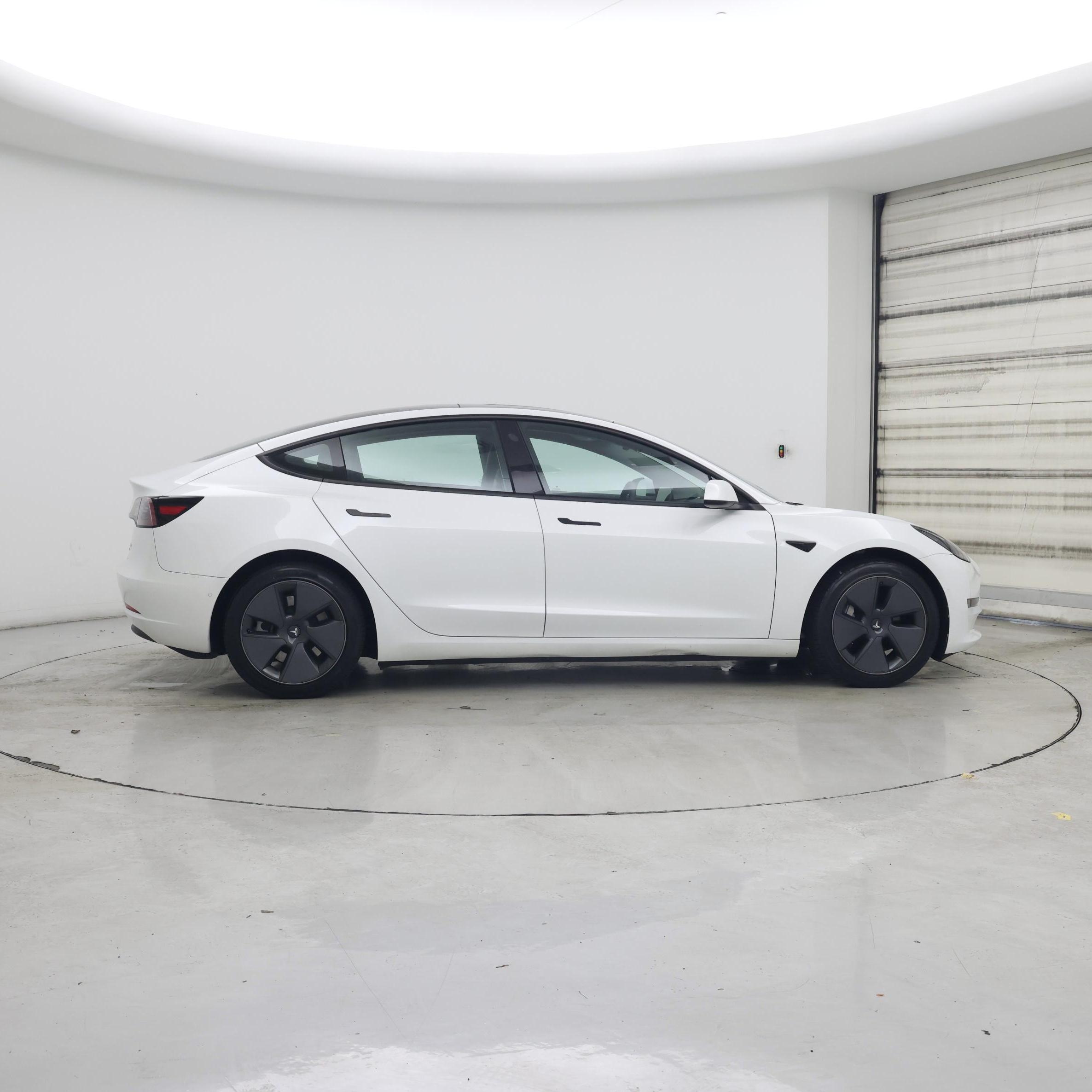 Thumbnail: 2022 Tesla Model 3 - 7