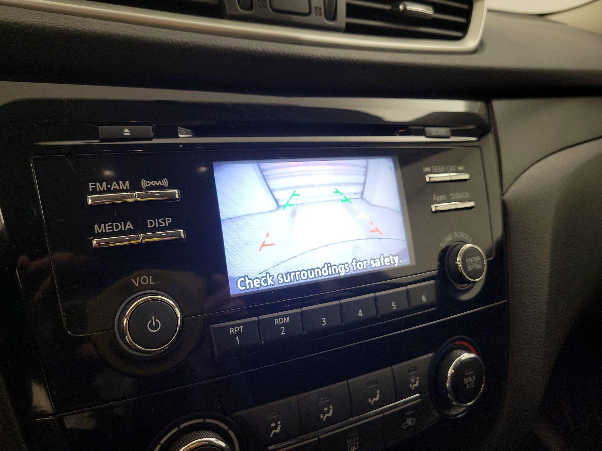 Thumbnail: 2016 Nissan Rogue - 13