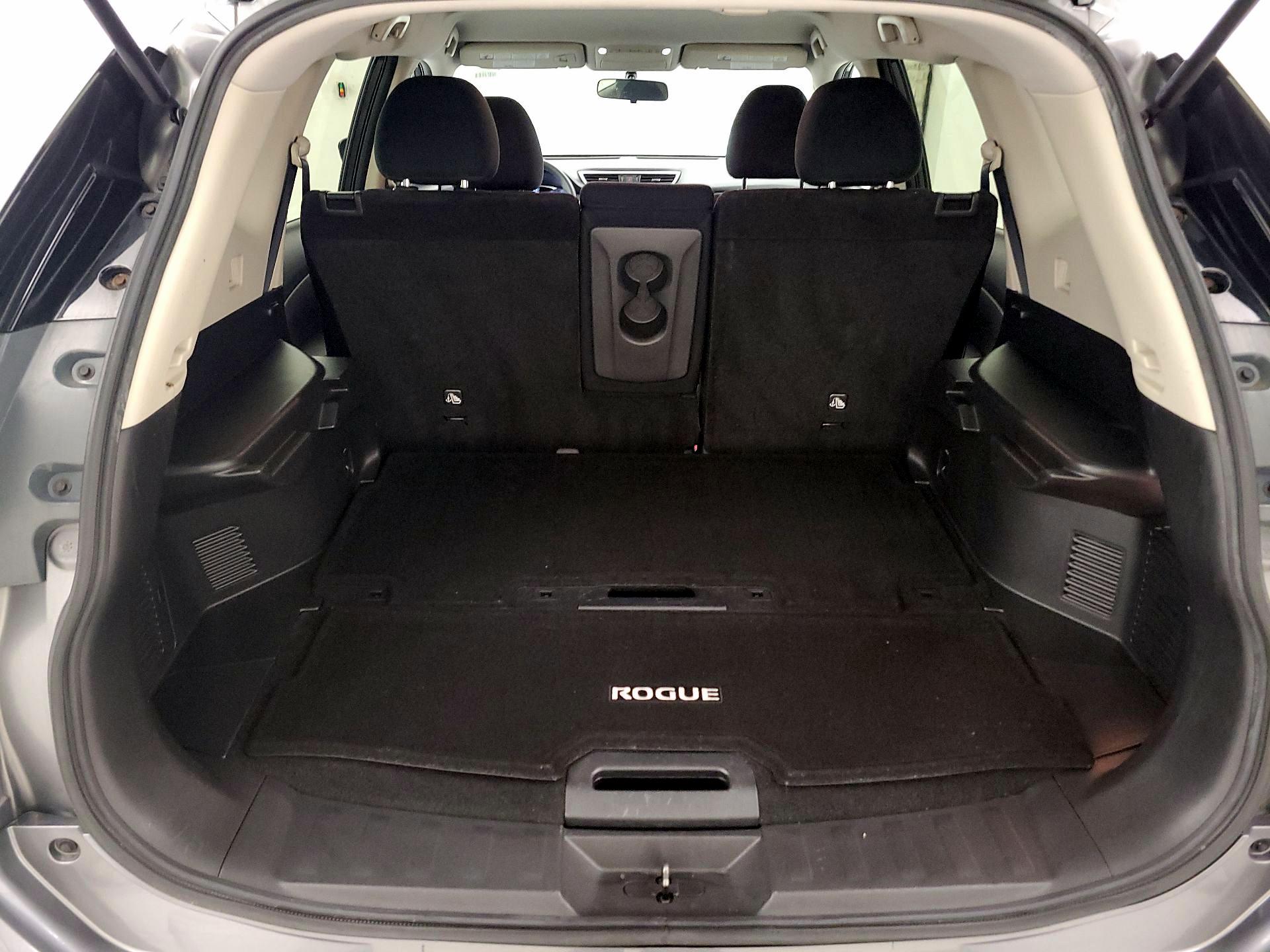 Thumbnail: 2016 Nissan Rogue - 17