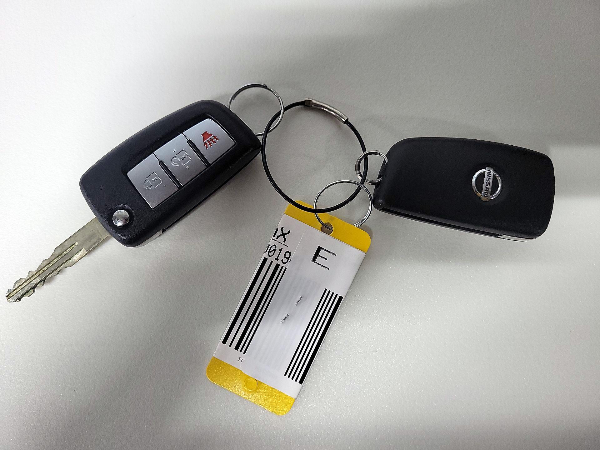 Thumbnail: 2016 Nissan Rogue - 19