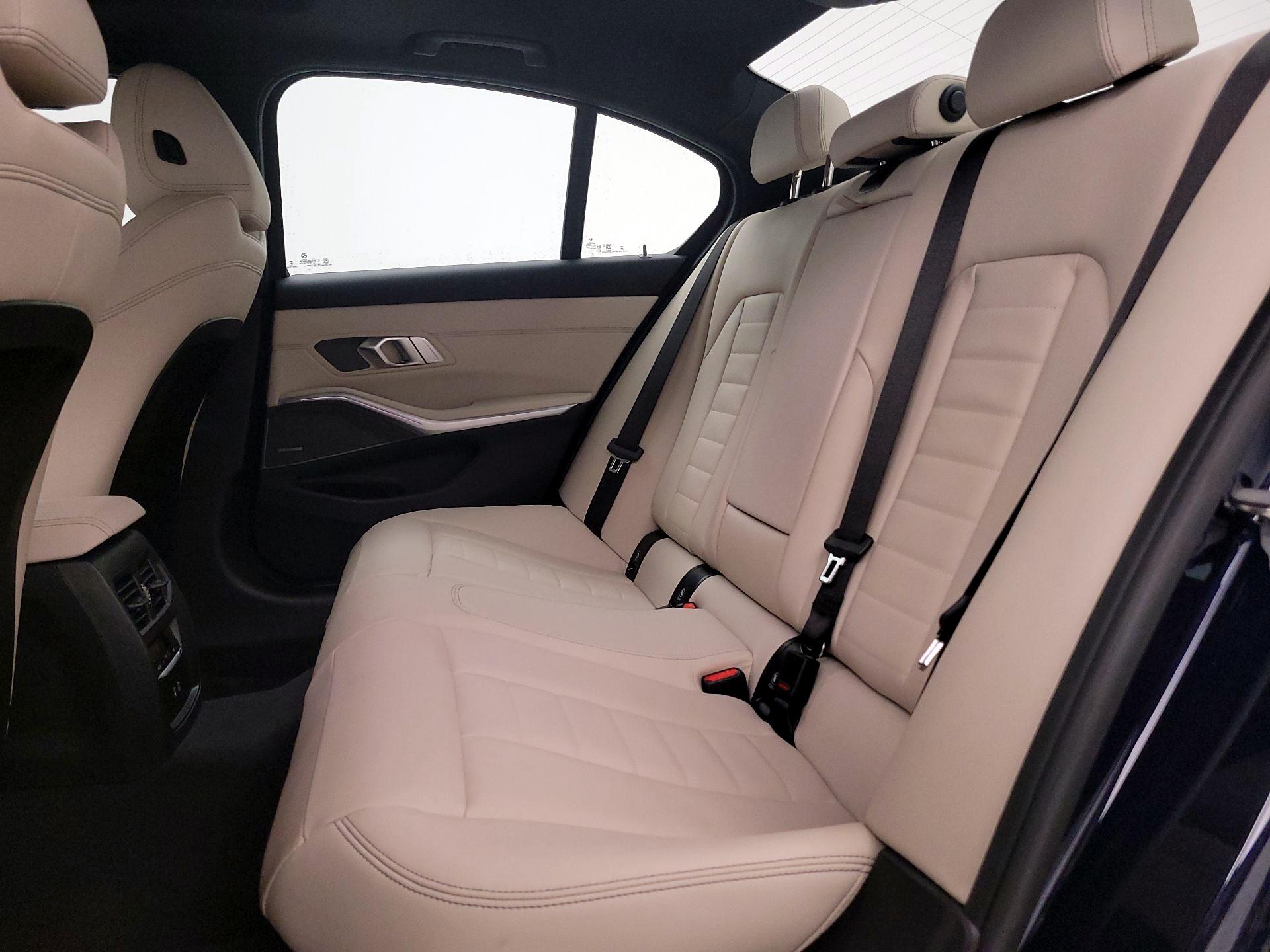 Thumbnail: 2025 BMW 3 Series - 18