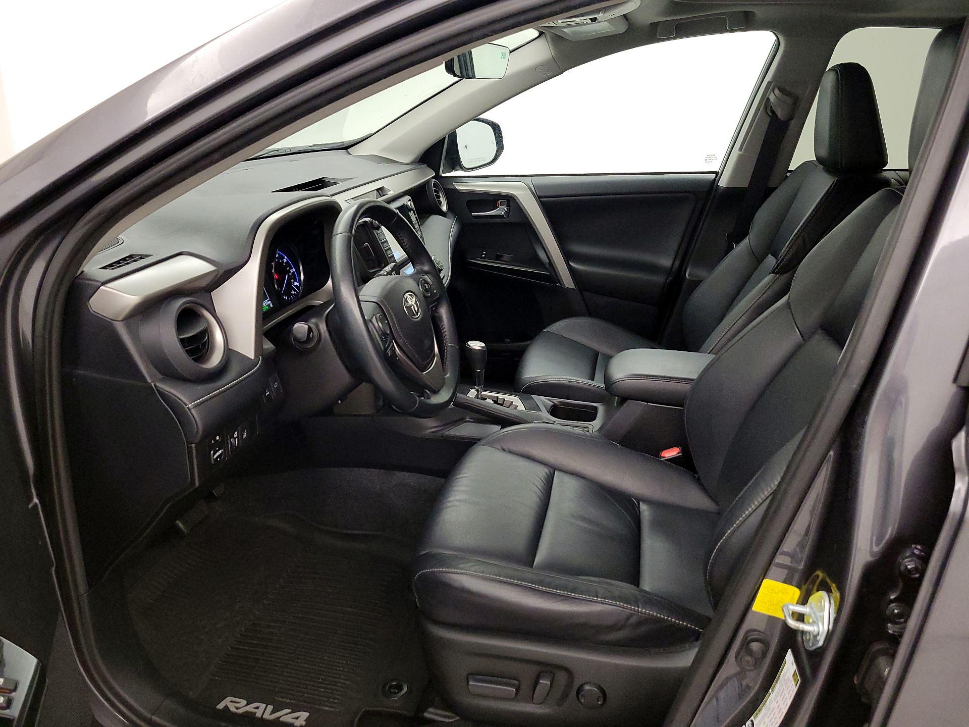 Thumbnail: 2016 Toyota RAV4 - 11