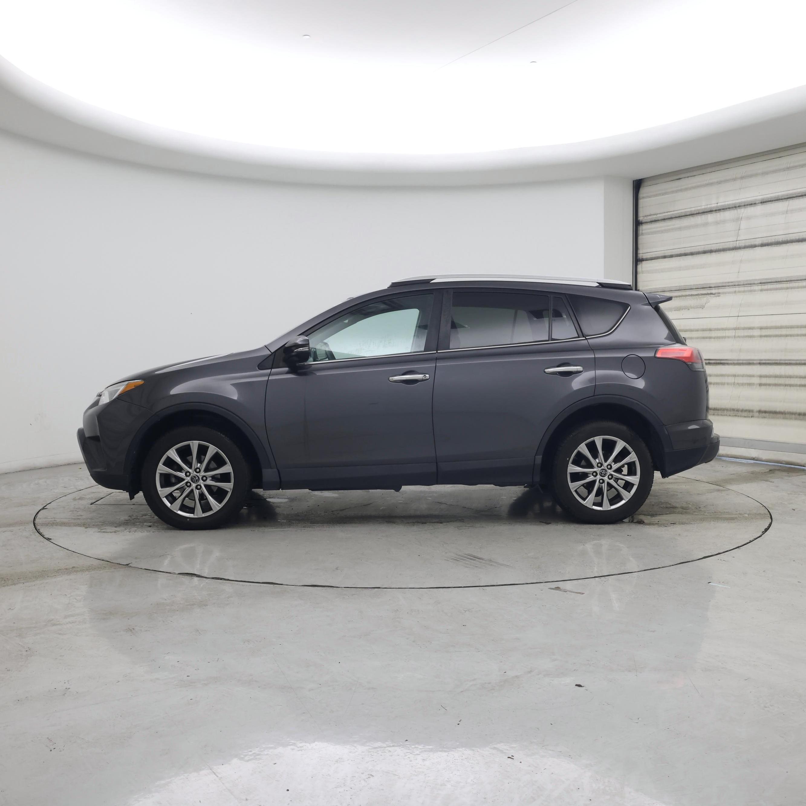 Thumbnail: 2016 Toyota RAV4 - 3