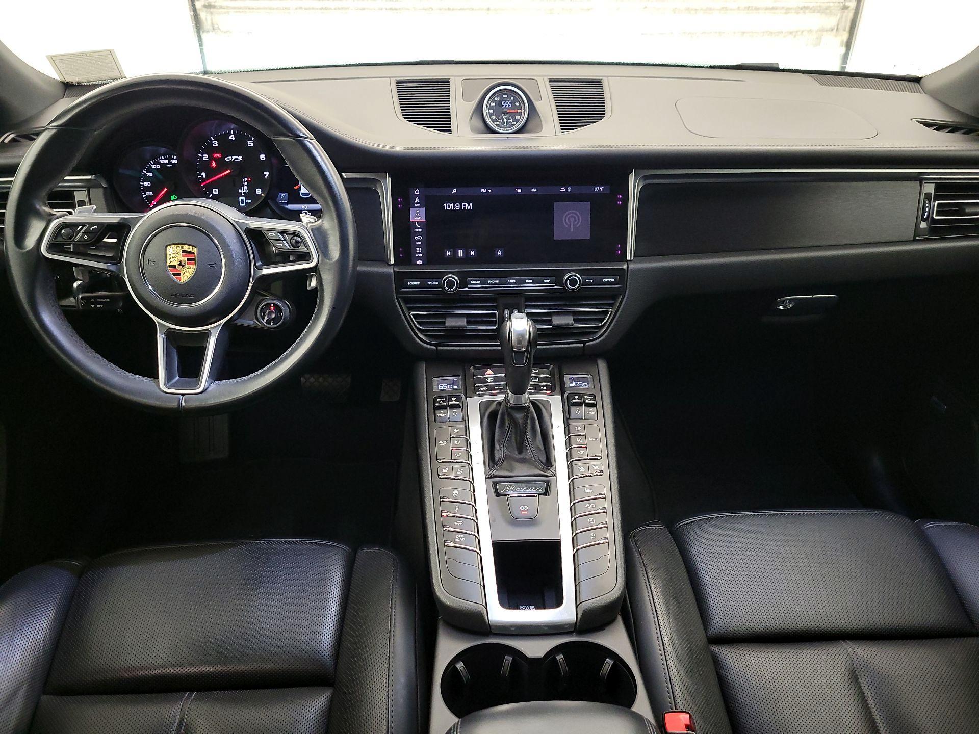 Thumbnail: 2021 Porsche Macan - 9