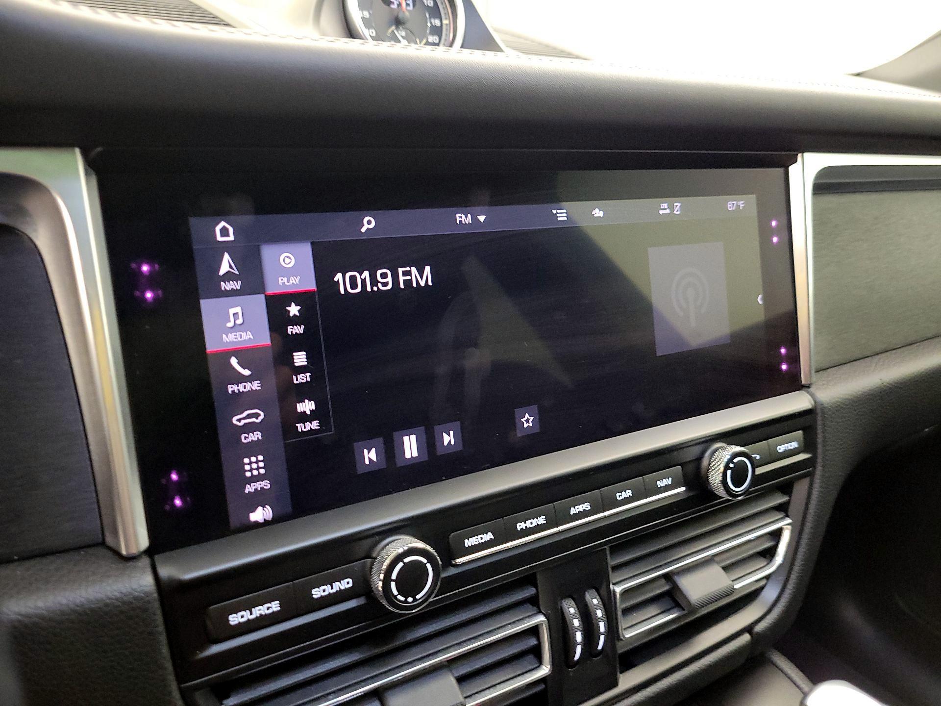 Thumbnail: 2021 Porsche Macan - 14