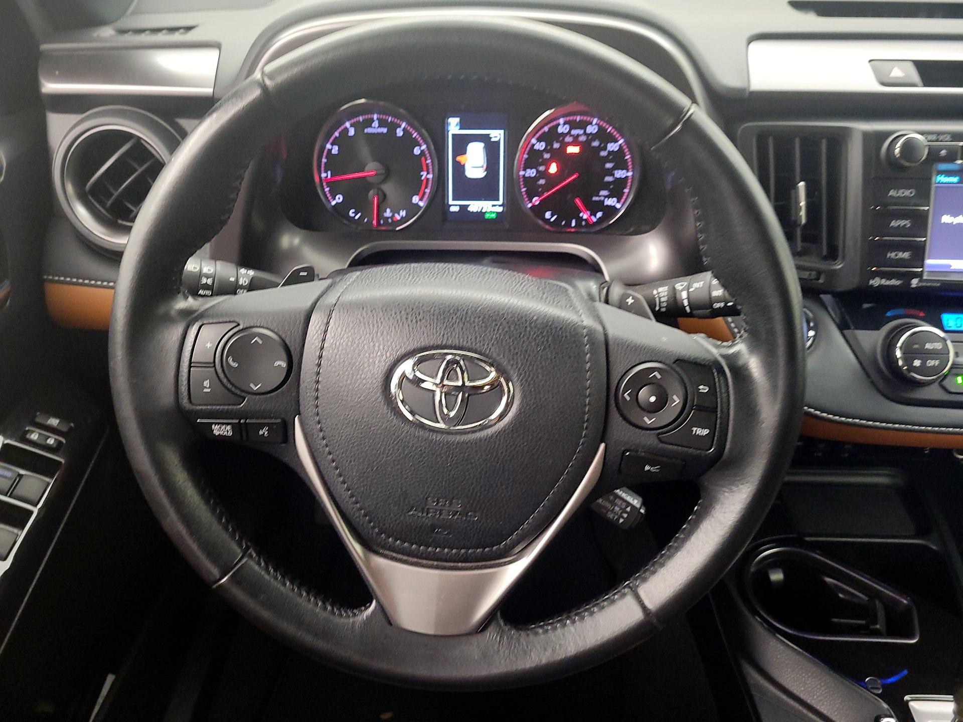 Thumbnail: 2018 Toyota RAV4 - 10