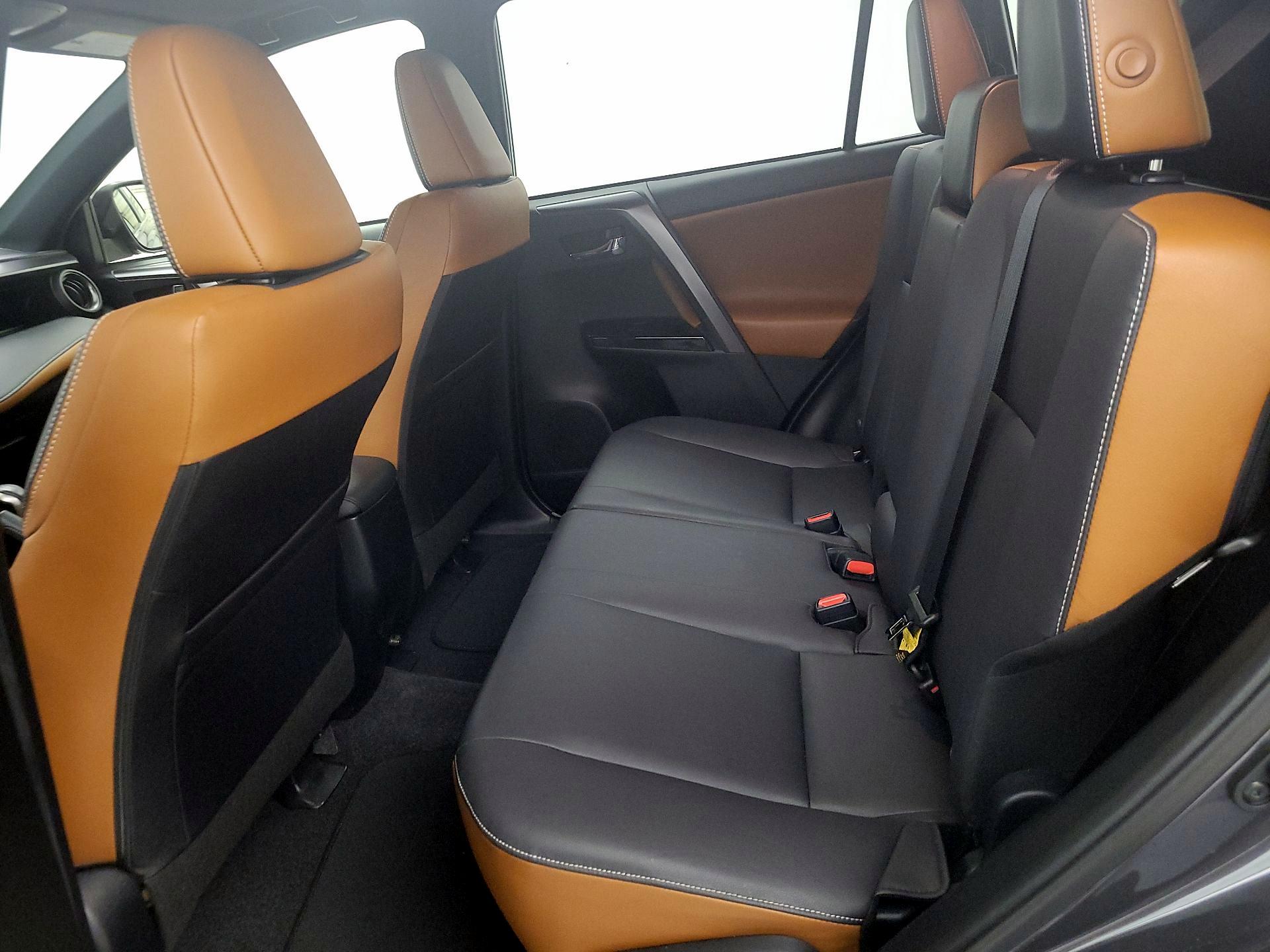 Thumbnail: 2018 Toyota RAV4 - 19