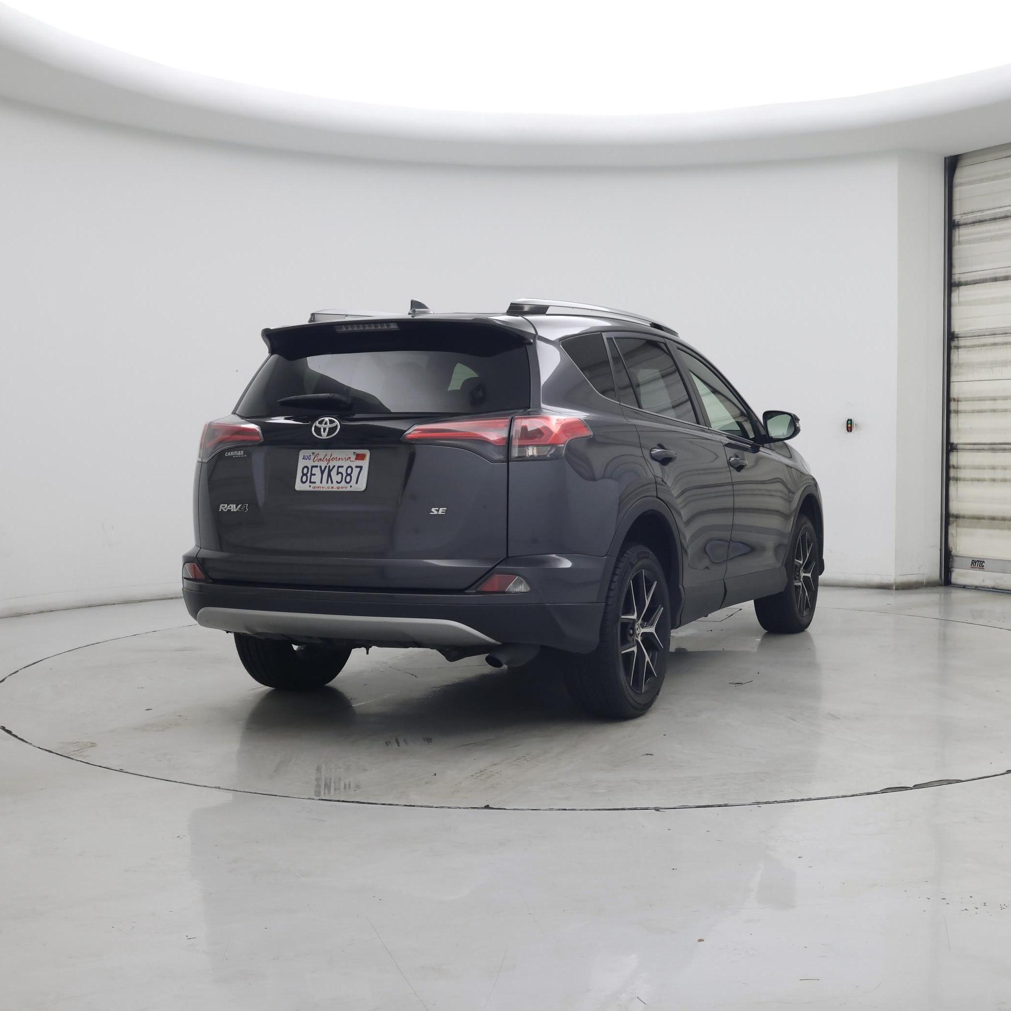 Thumbnail: 2018 Toyota RAV4 - 8