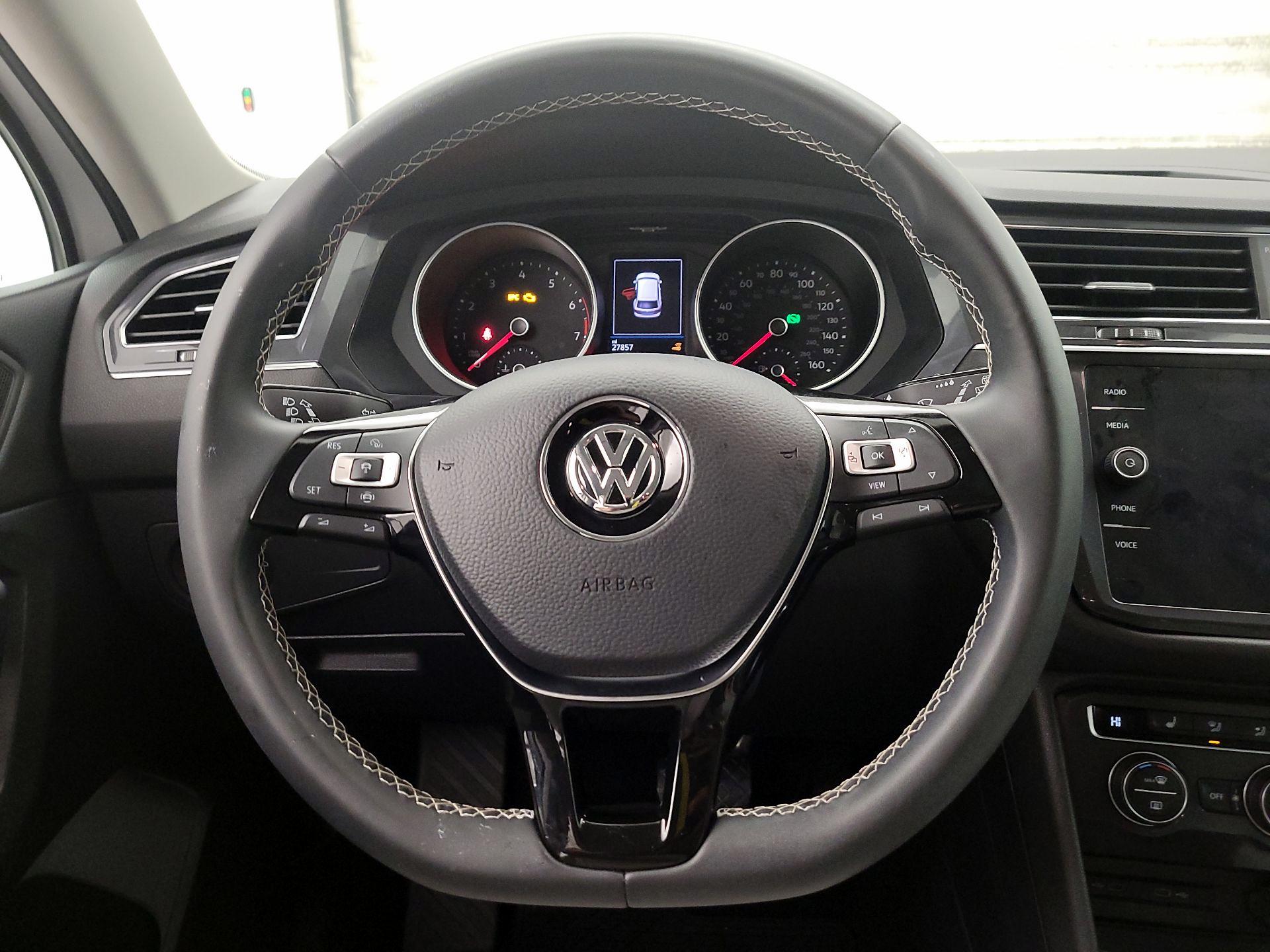 Thumbnail: 2021 Volkswagen Tiguan - 10