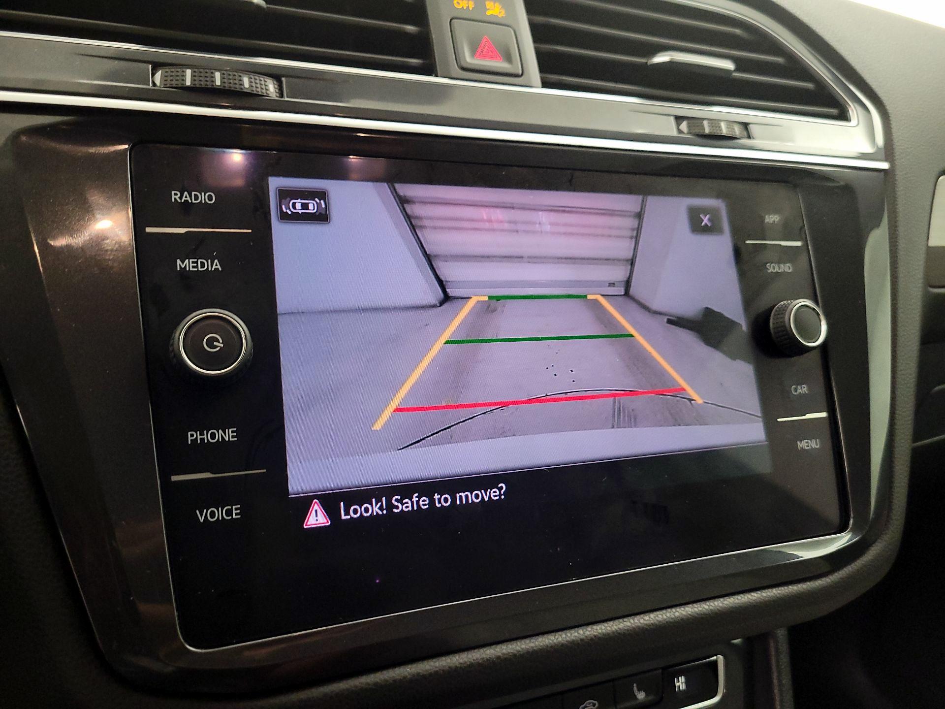 Thumbnail: 2021 Volkswagen Tiguan - 13