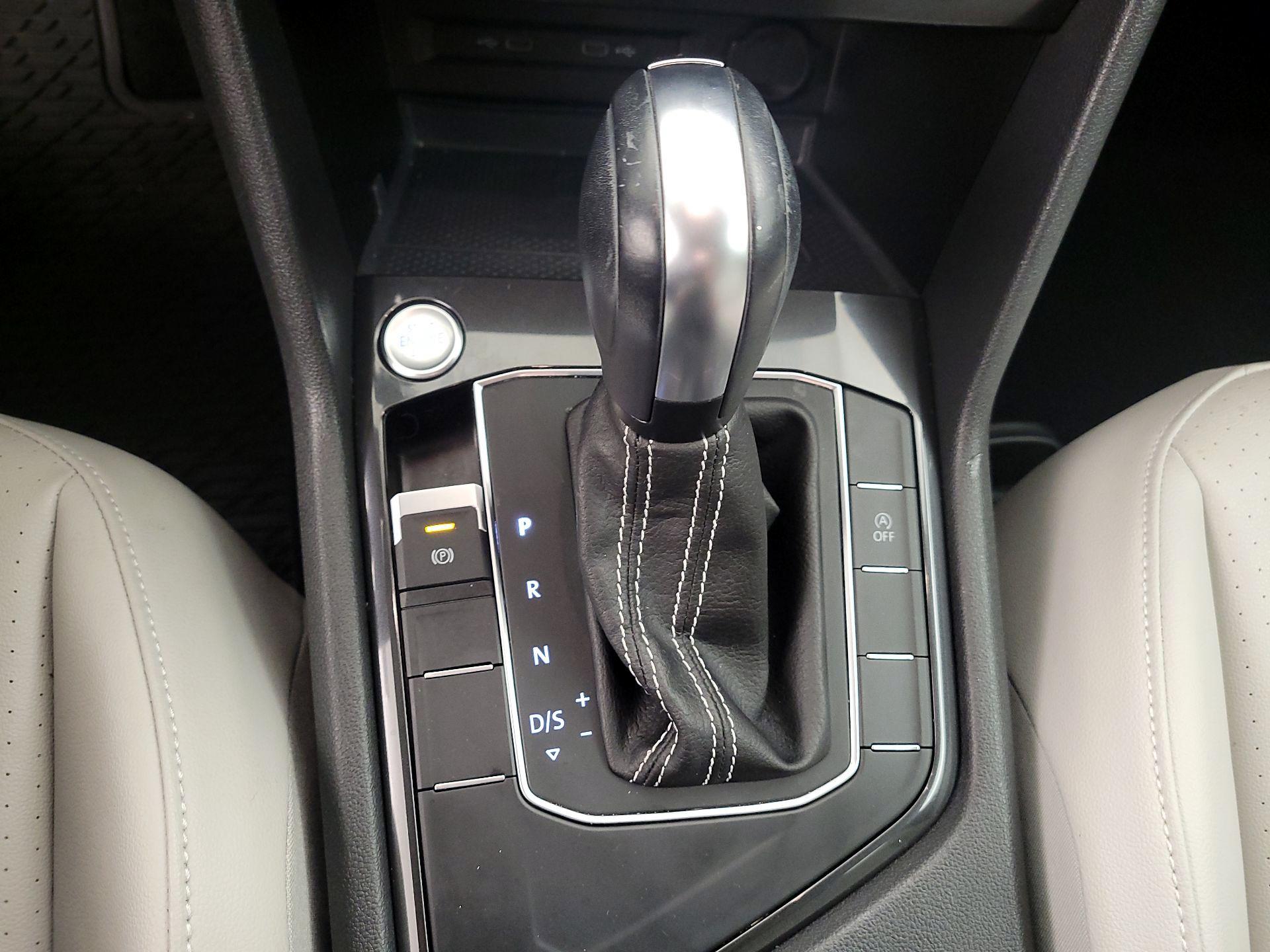 Thumbnail: 2021 Volkswagen Tiguan - 16