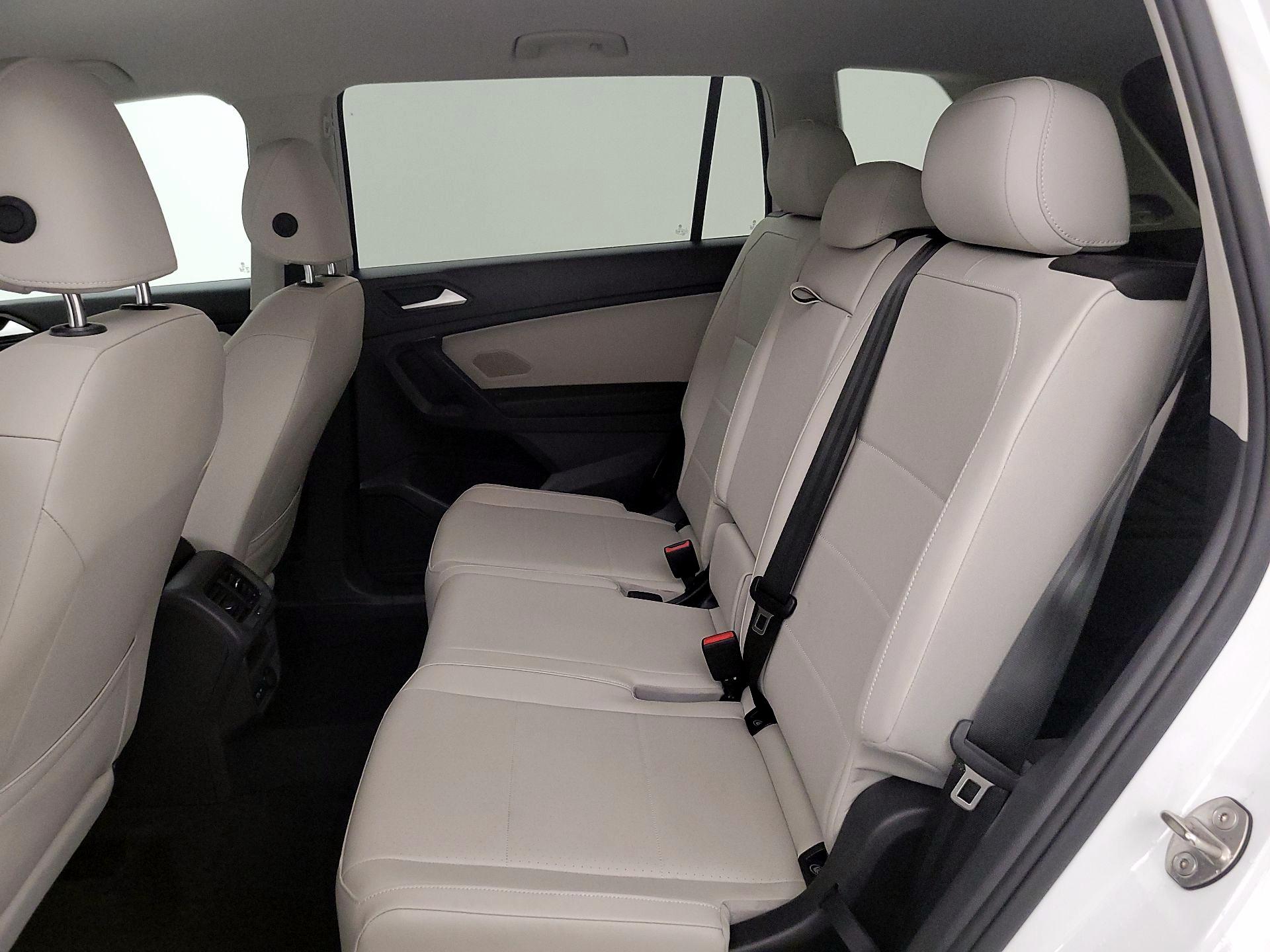 Thumbnail: 2021 Volkswagen Tiguan - 17