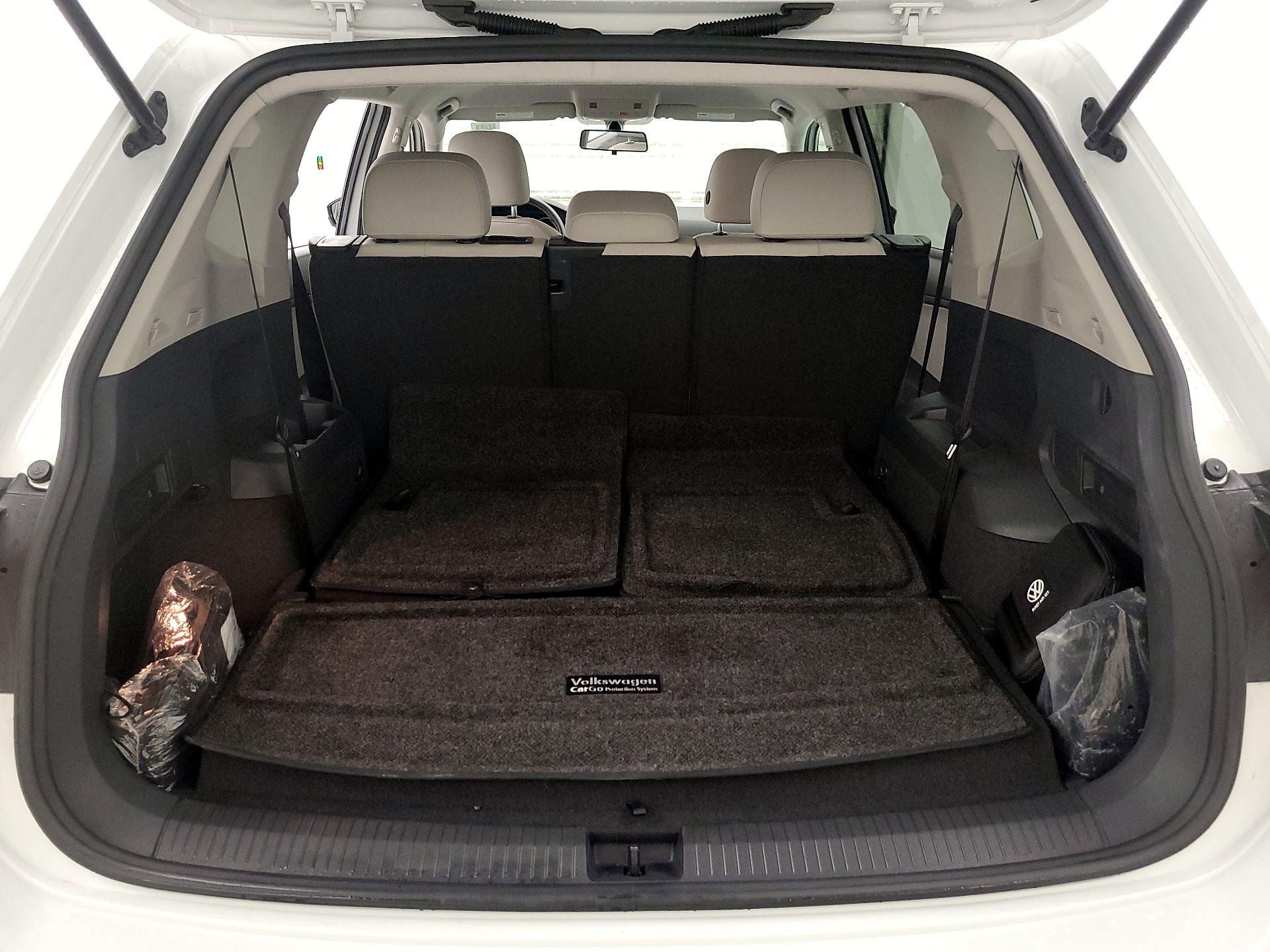 Thumbnail: 2021 Volkswagen Tiguan - 18