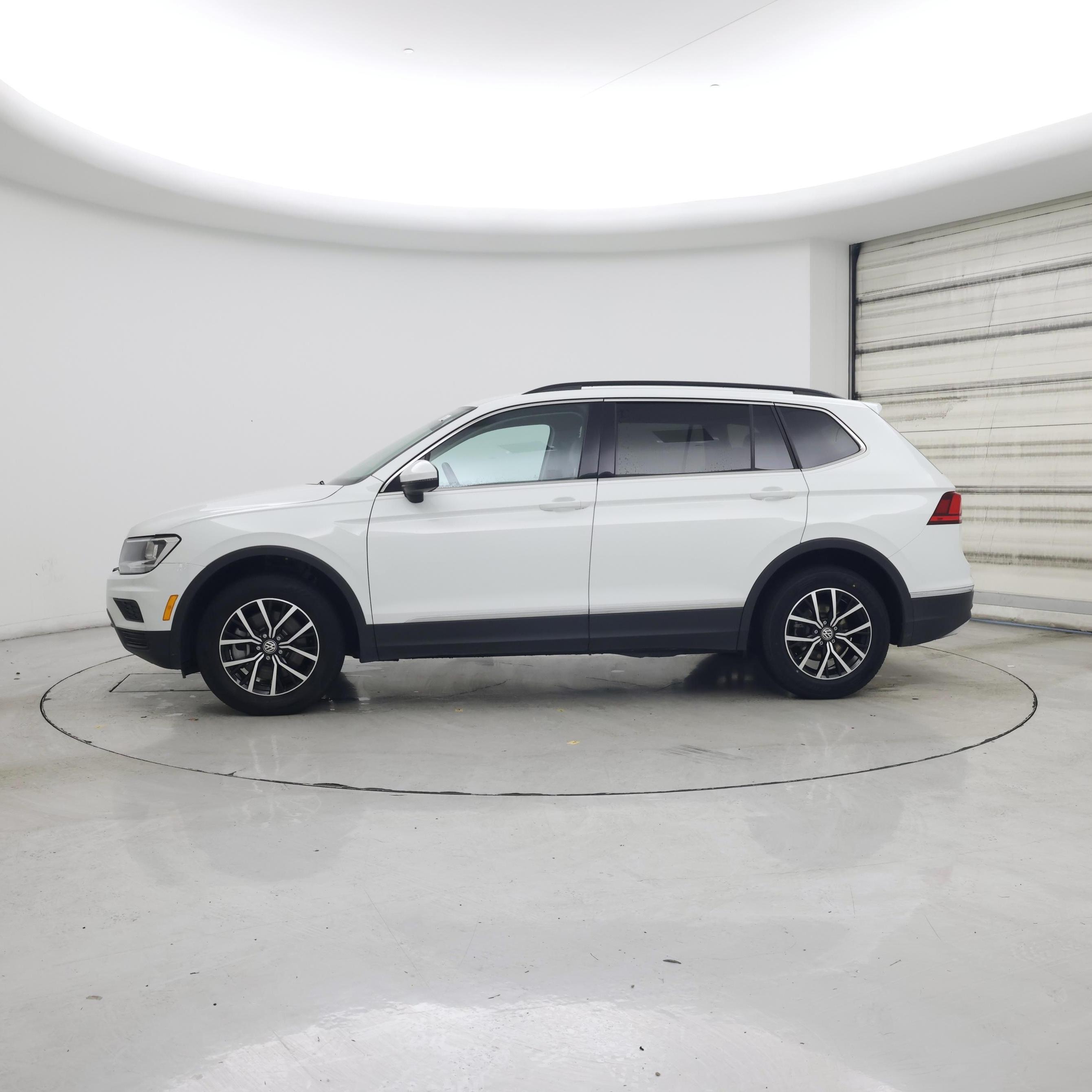 Thumbnail: 2021 Volkswagen Tiguan - 3