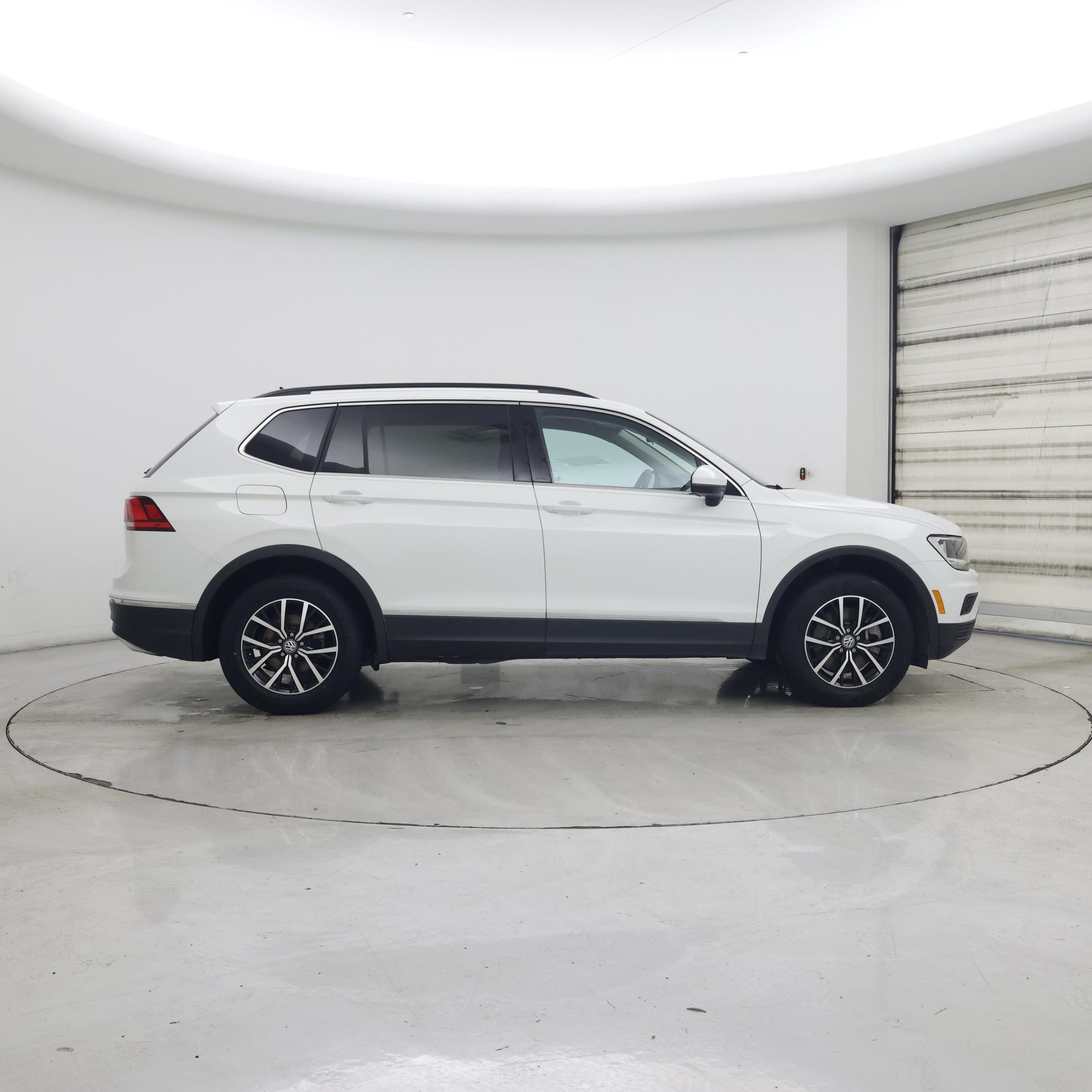 Thumbnail: 2021 Volkswagen Tiguan - 7