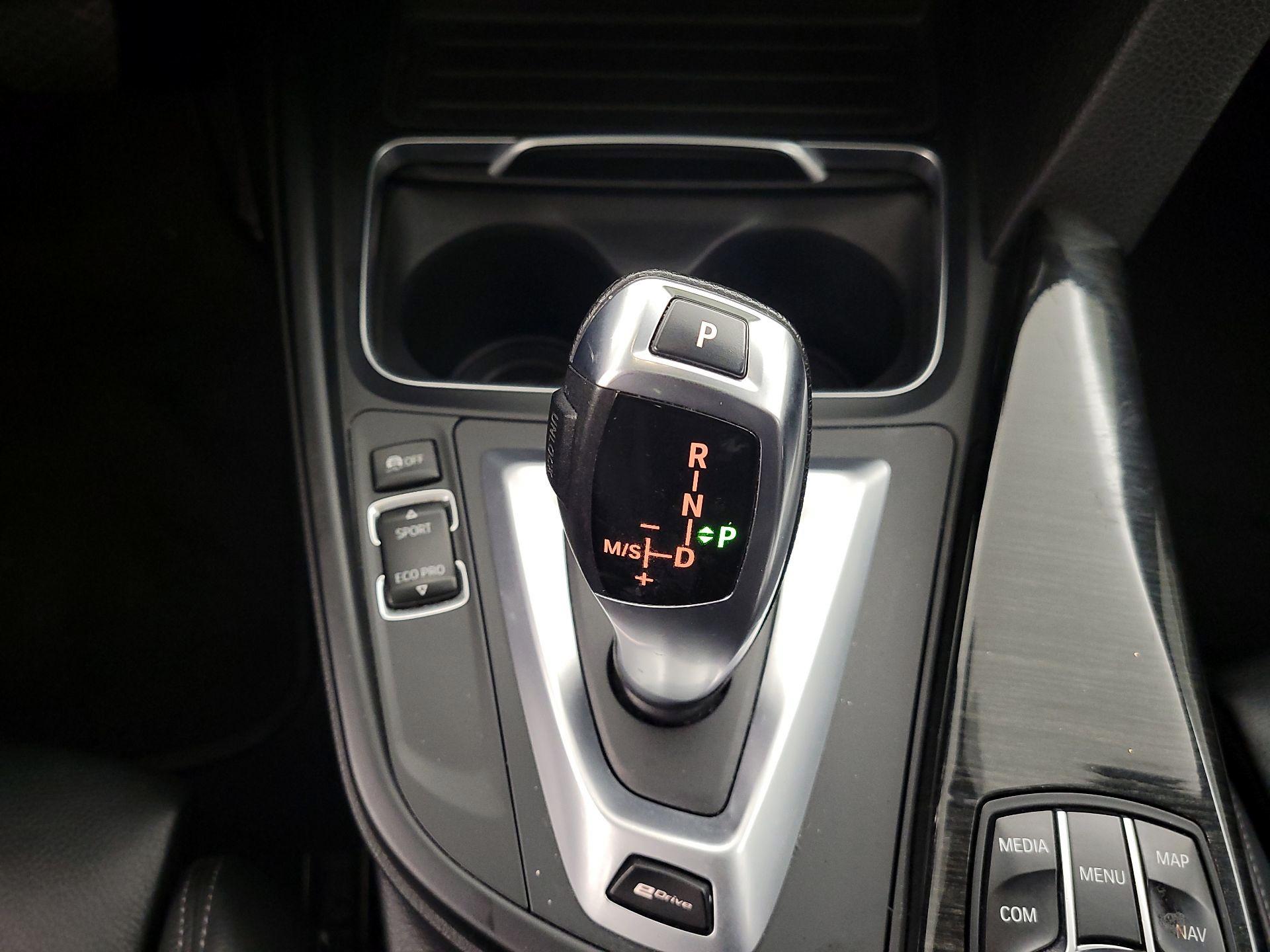 Thumbnail: 2018 BMW 3 Series - 18