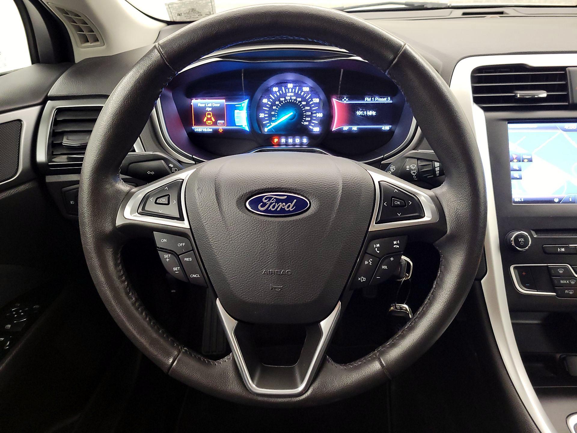 Thumbnail: 2016 Ford Fusion - 10