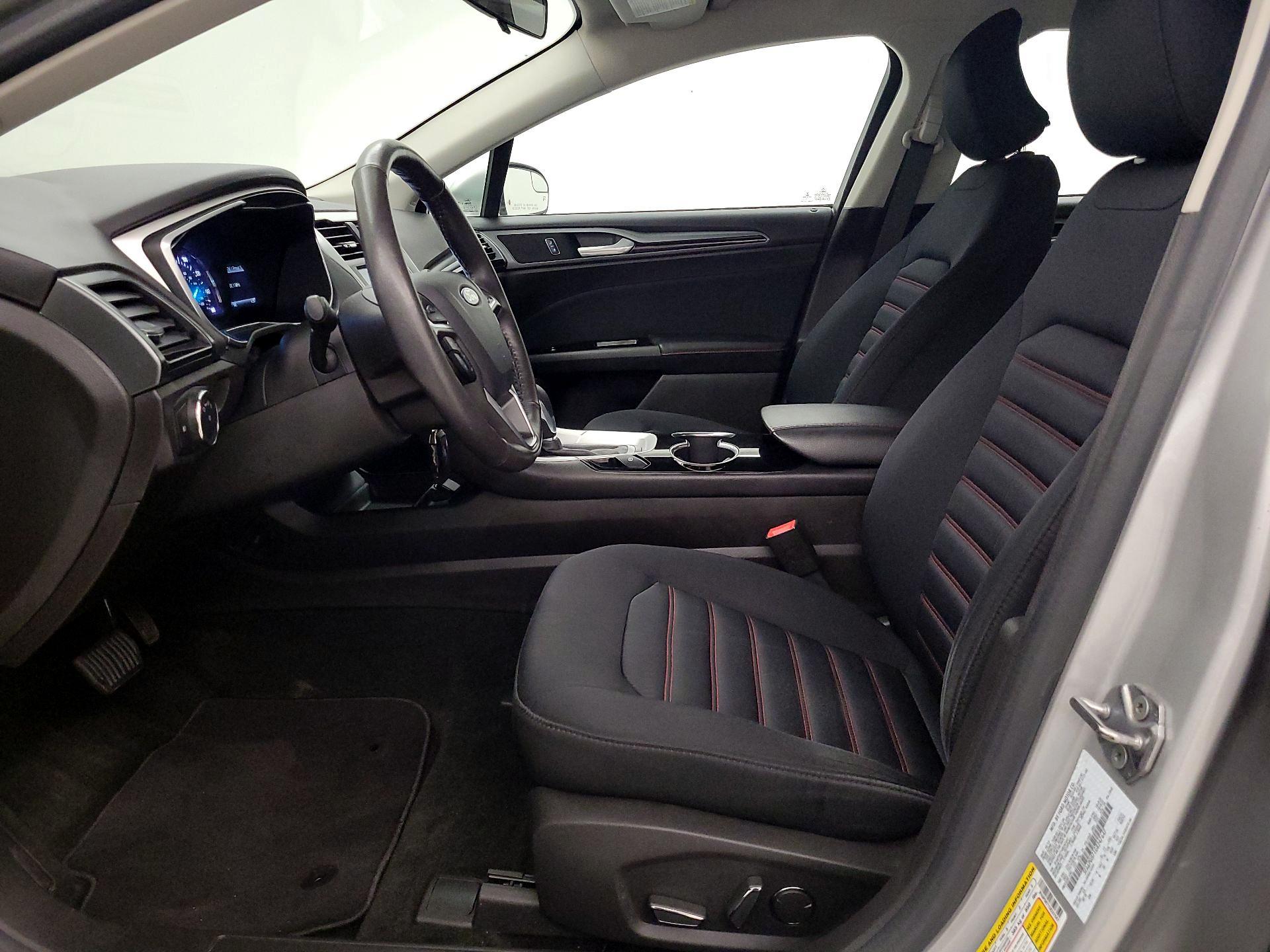 Thumbnail: 2016 Ford Fusion - 11