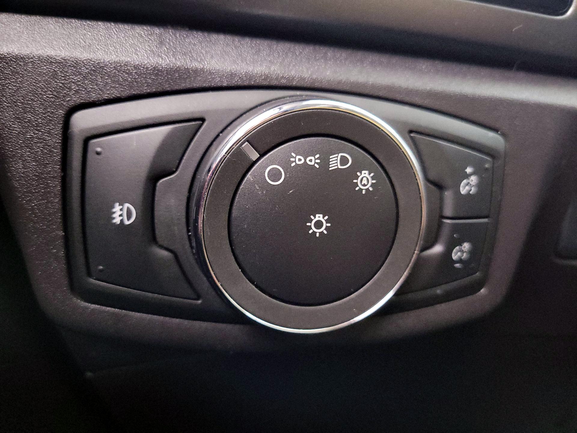 Thumbnail: 2016 Ford Fusion - 13