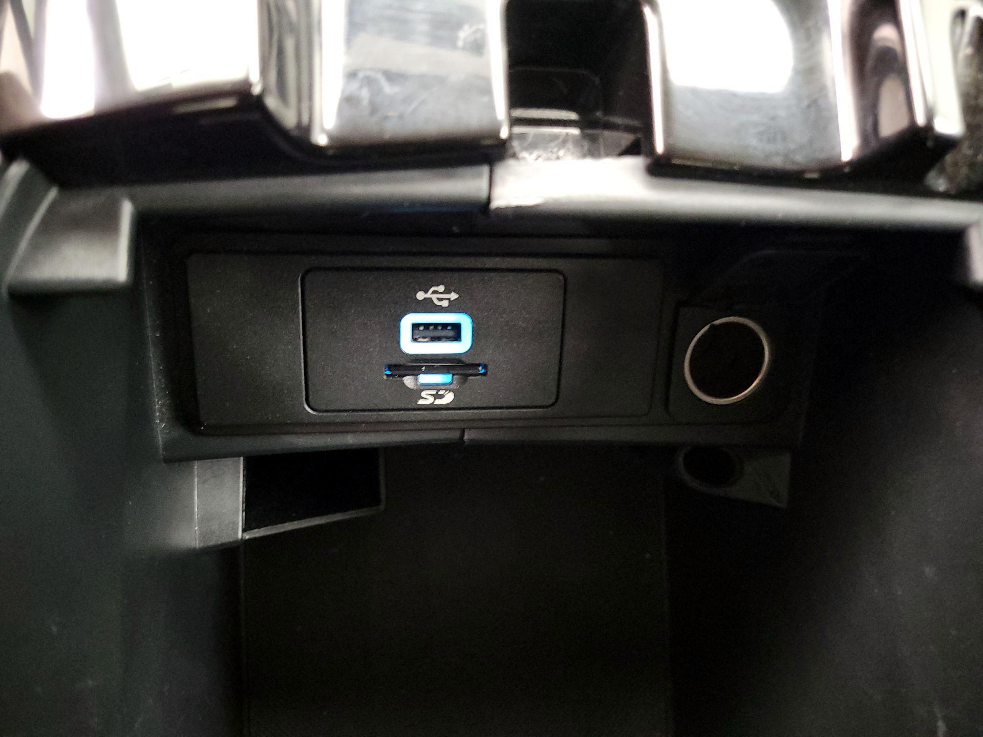 Thumbnail: 2016 Ford Fusion - 19