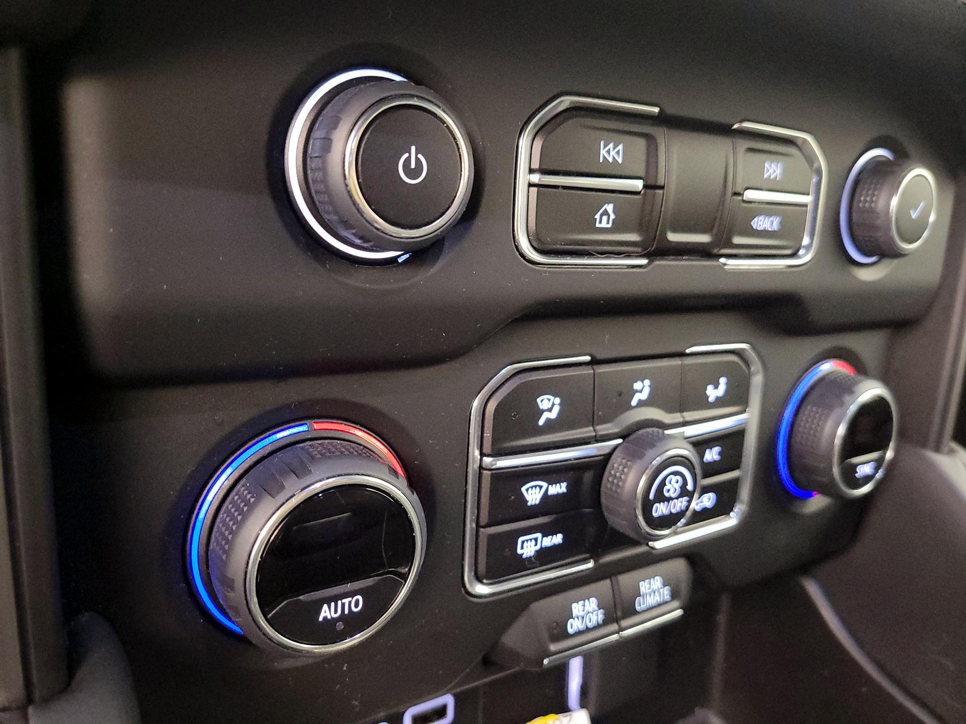 Thumbnail: 2024 Chevrolet Tahoe - 15