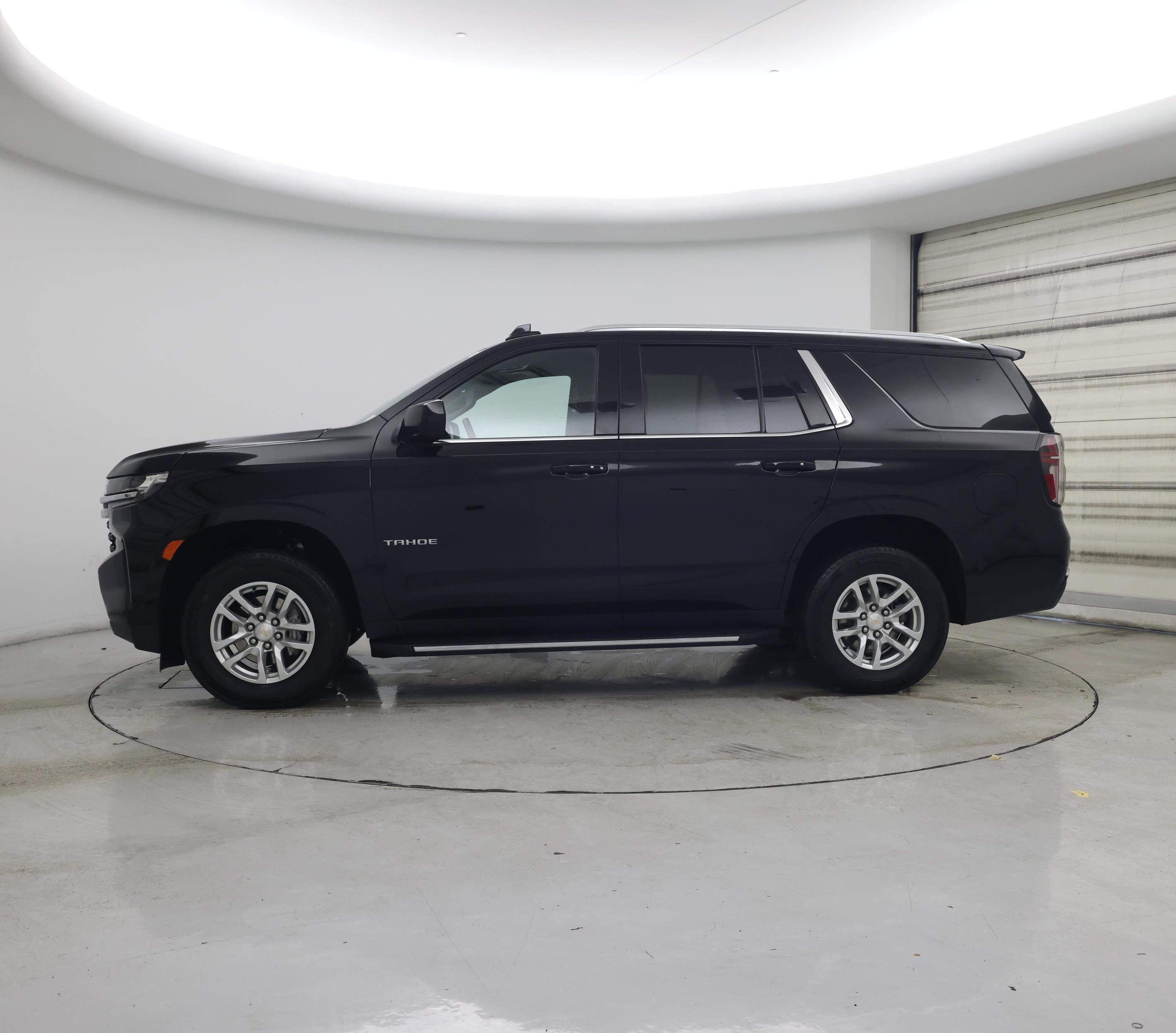 Thumbnail: 2024 Chevrolet Tahoe - 3