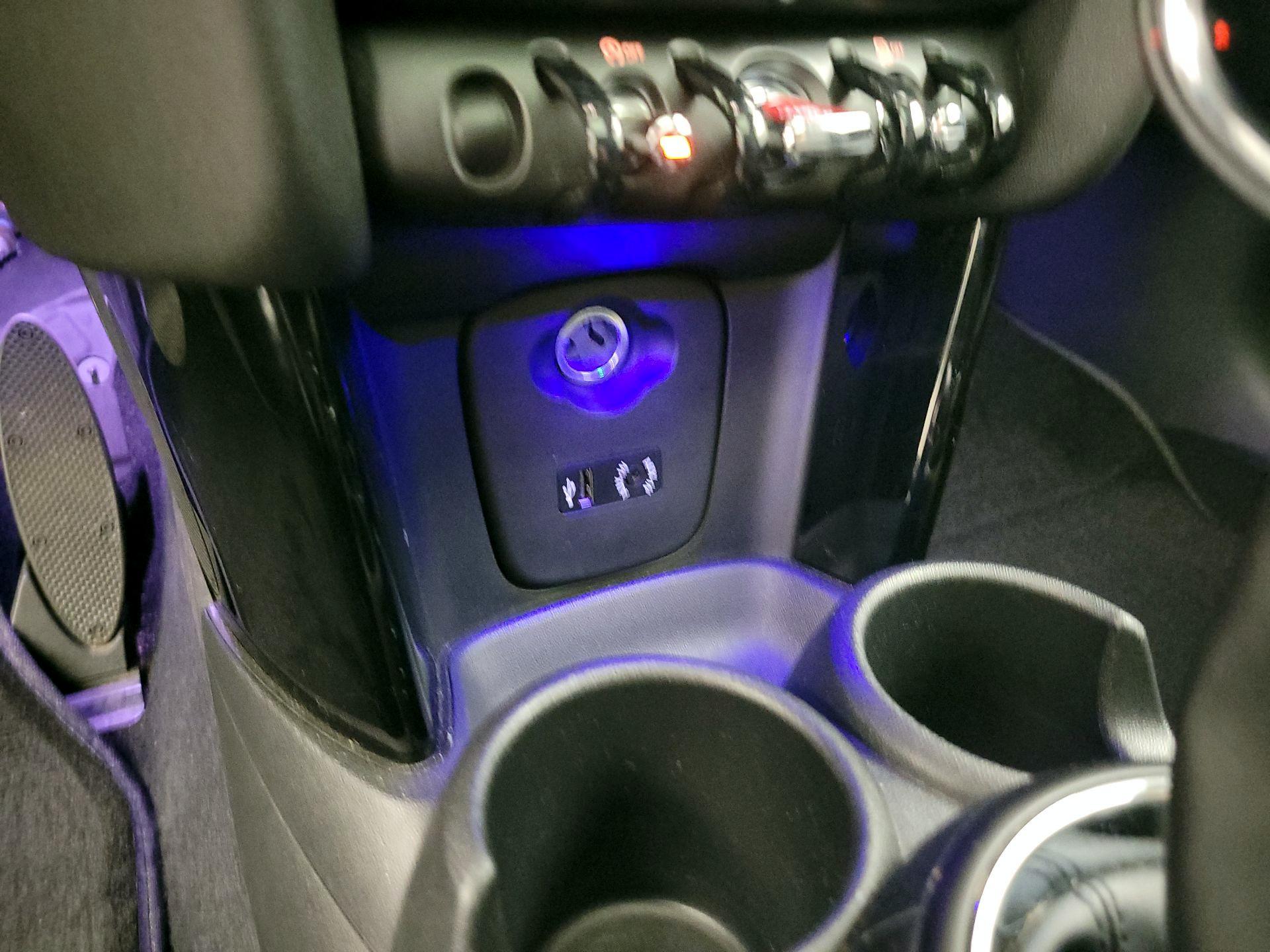 Thumbnail: 2016 MINI Cooper Hardtop - 17