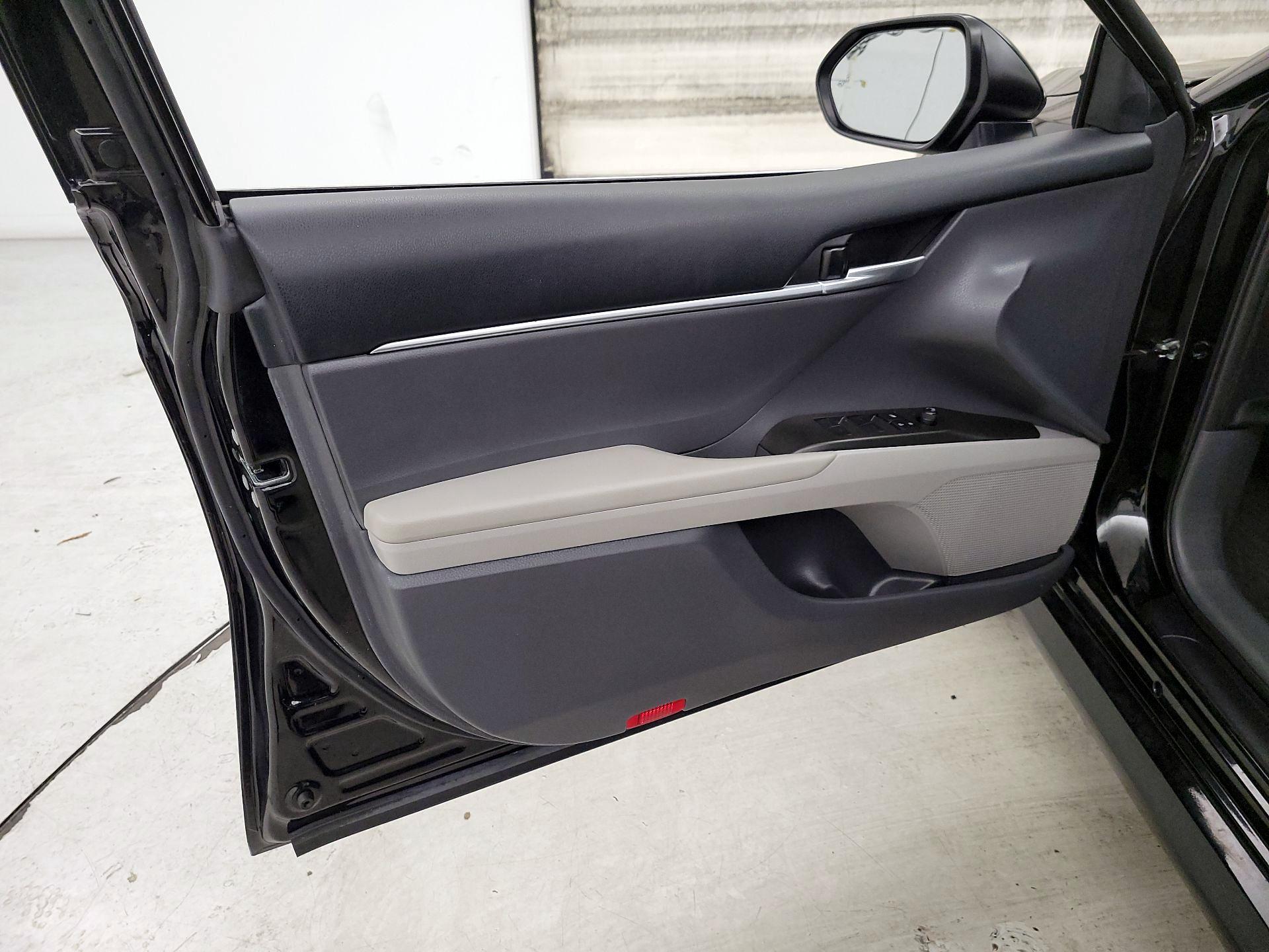 Thumbnail: 2023 Toyota Camry - 12