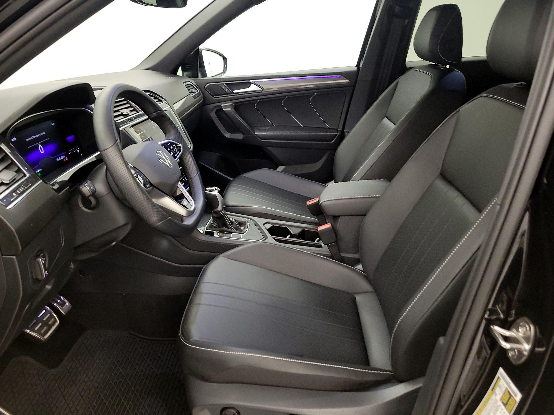 Thumbnail: 2023 Volkswagen Tiguan - 11