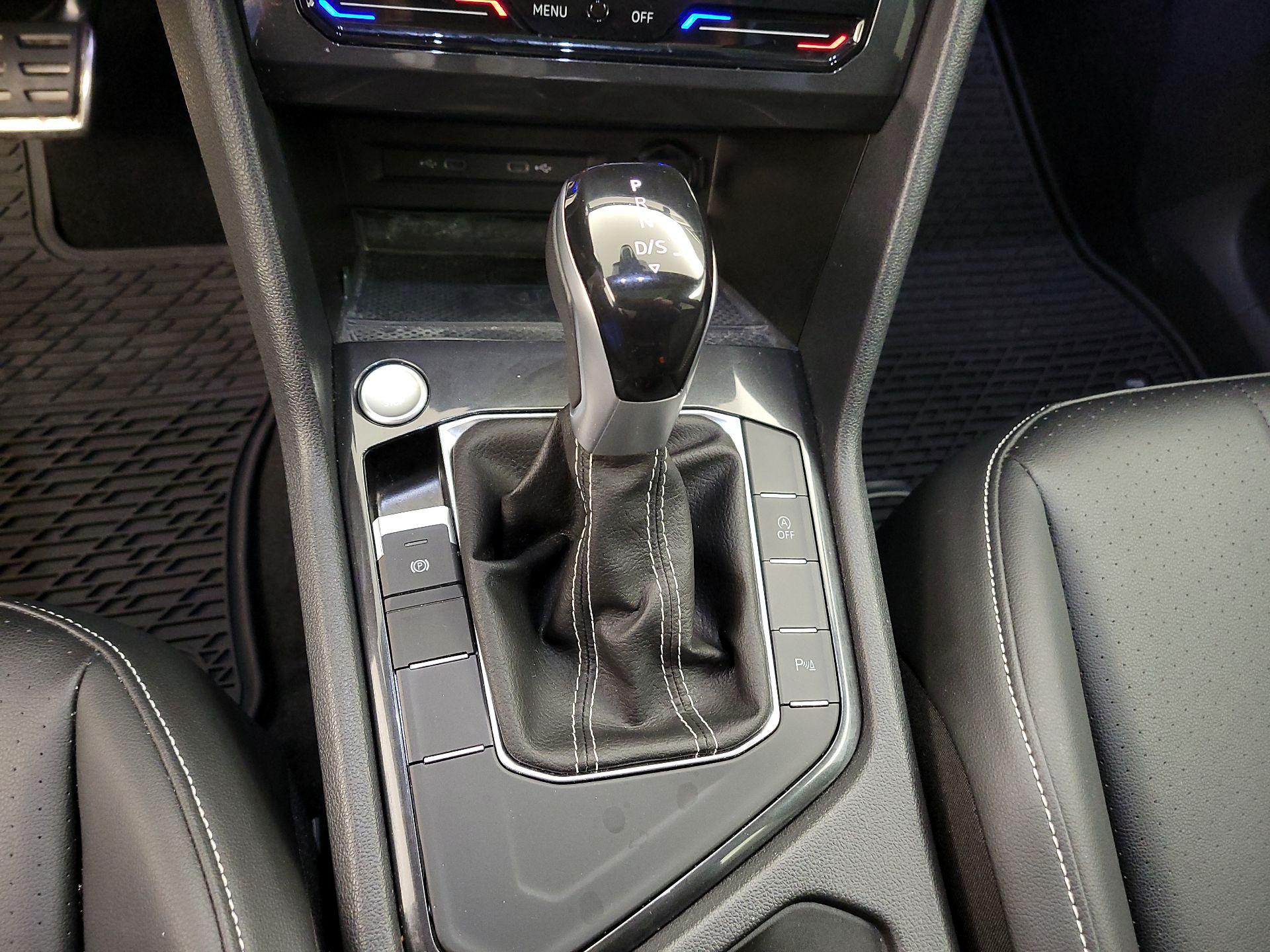 Thumbnail: 2023 Volkswagen Tiguan - 16