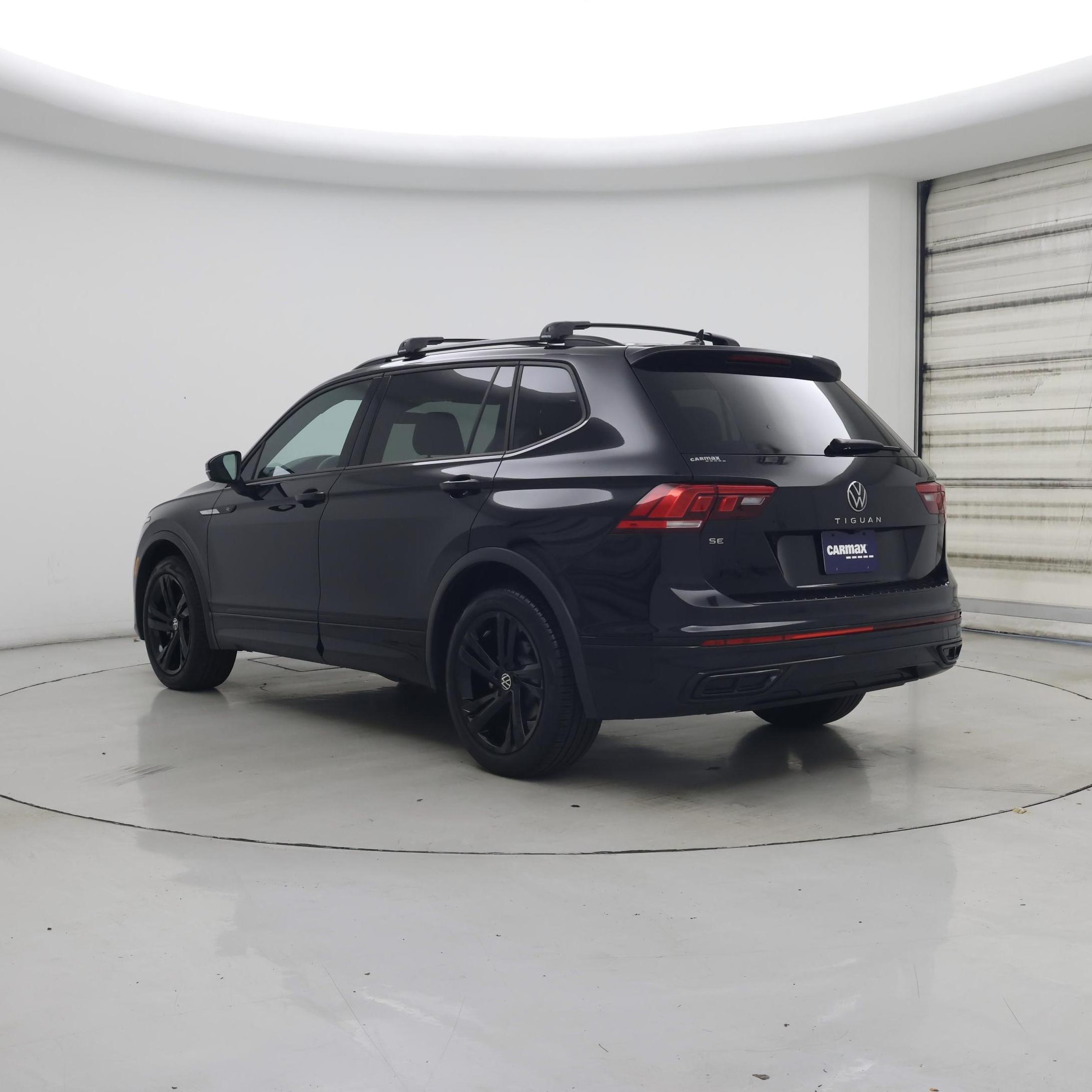 Thumbnail: 2023 Volkswagen Tiguan - 2