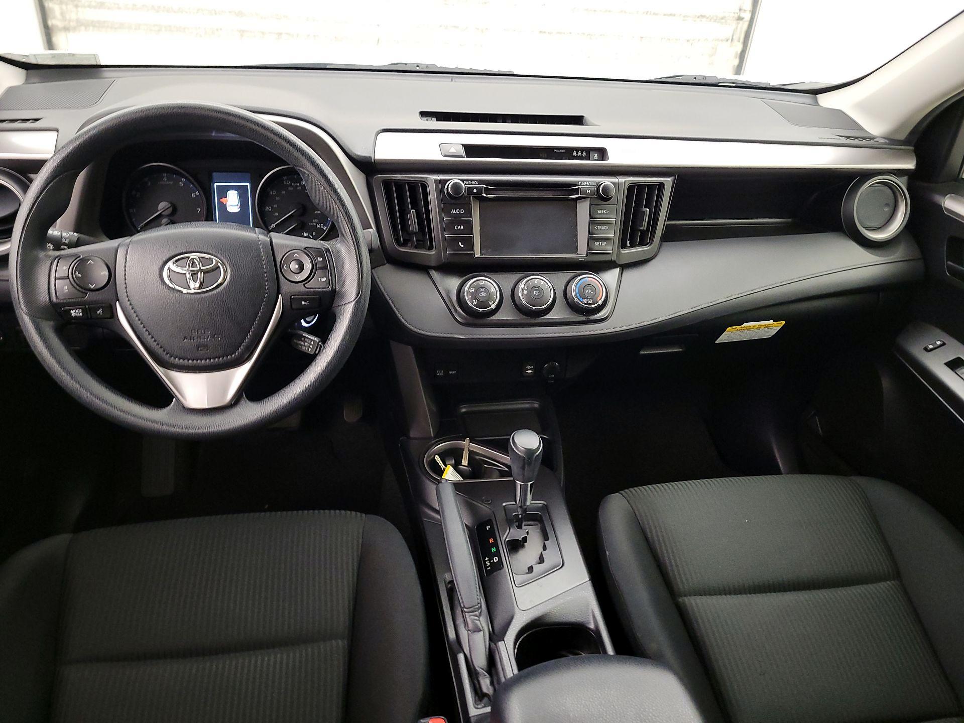 Thumbnail: 2017 Toyota RAV4 - 9