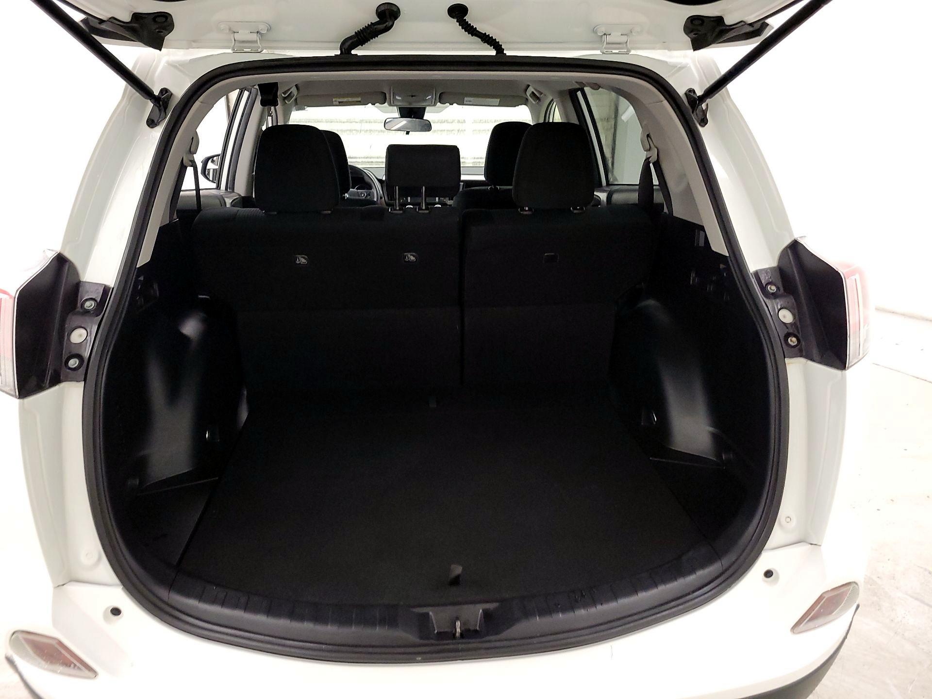 Thumbnail: 2017 Toyota RAV4 - 18