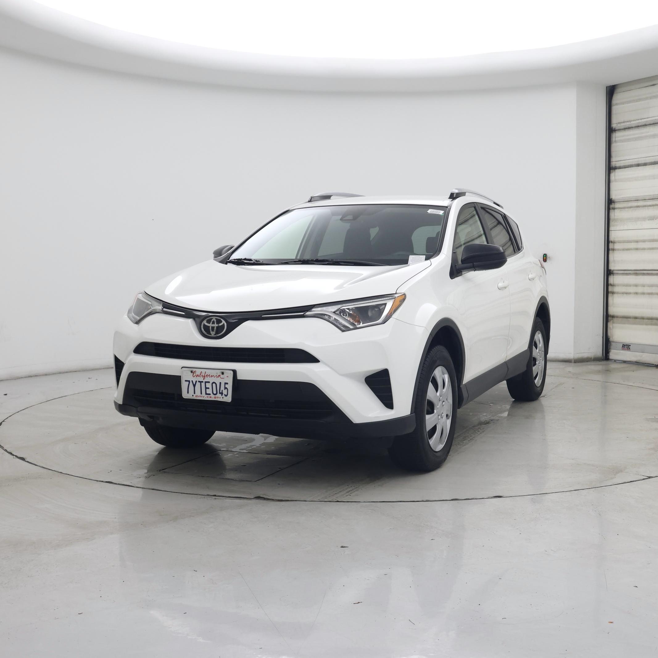 Thumbnail: 2017 Toyota RAV4 - 4