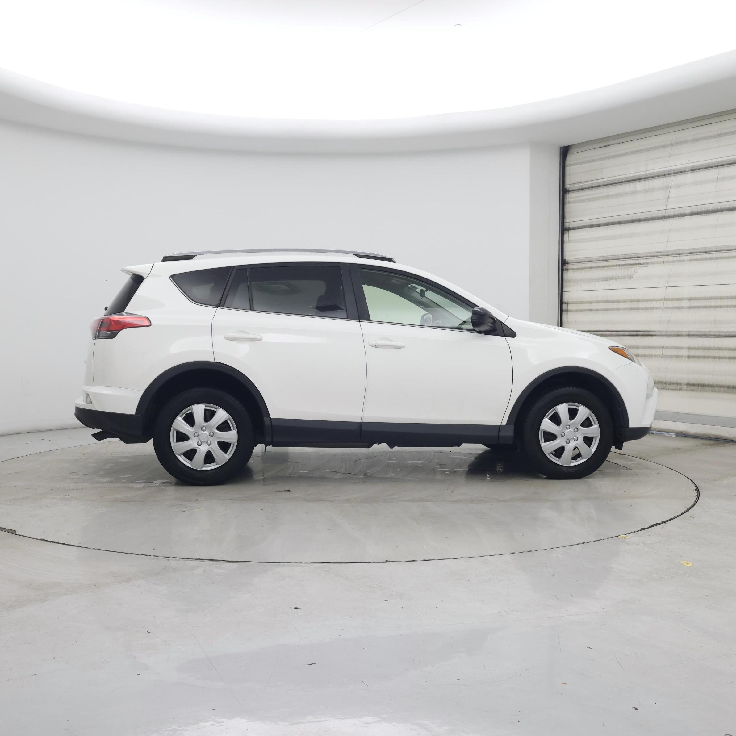 Thumbnail: 2017 Toyota RAV4 - 7