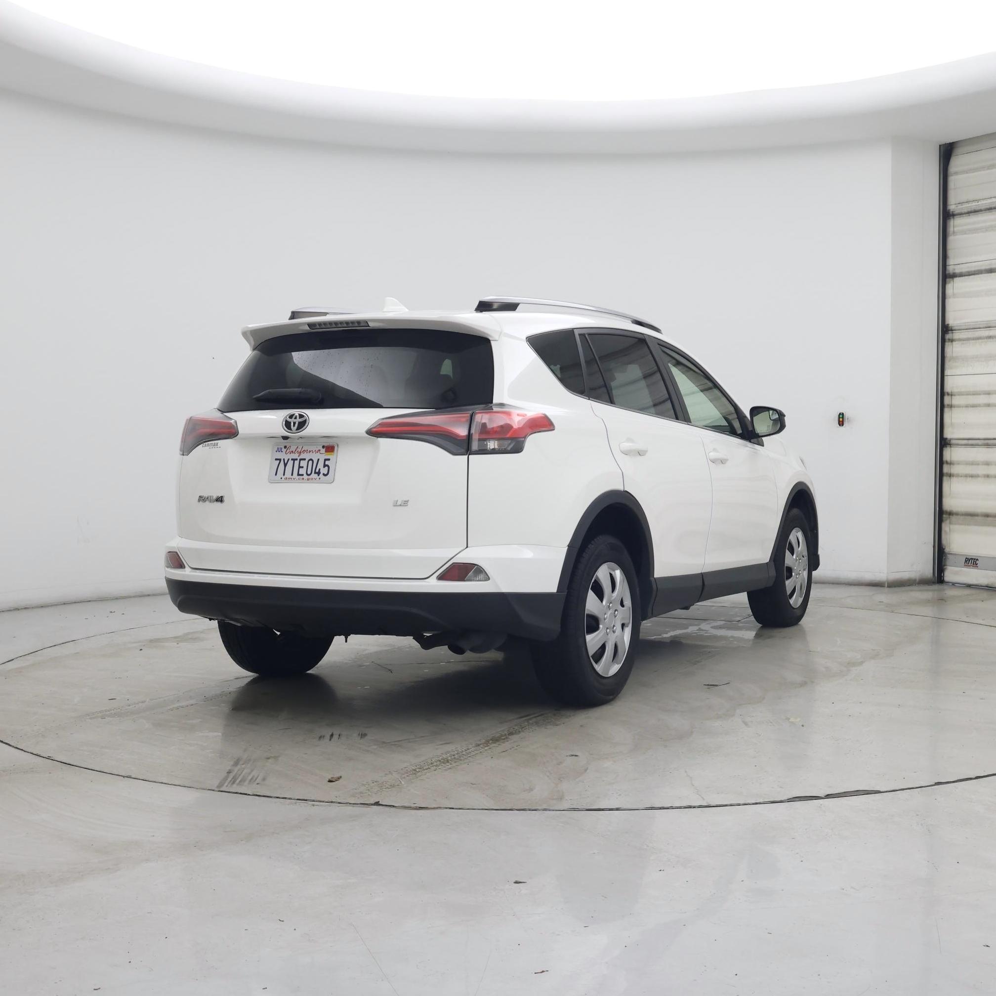 Thumbnail: 2017 Toyota RAV4 - 8