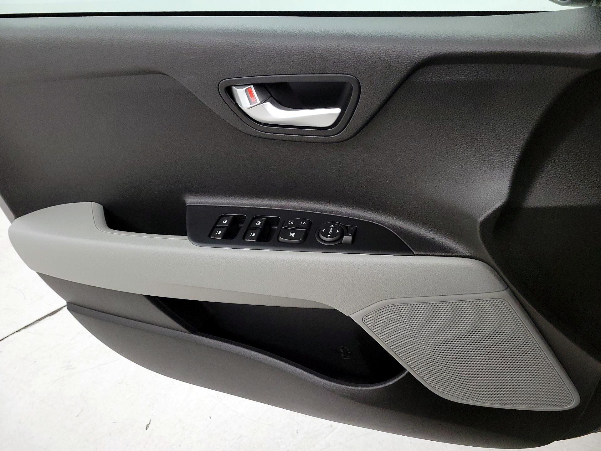 Thumbnail: 2022 Kia Rio - 12