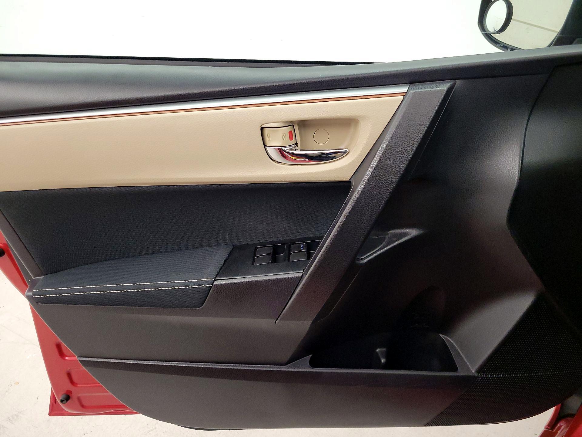 Thumbnail: 2015 Toyota Corolla - 12