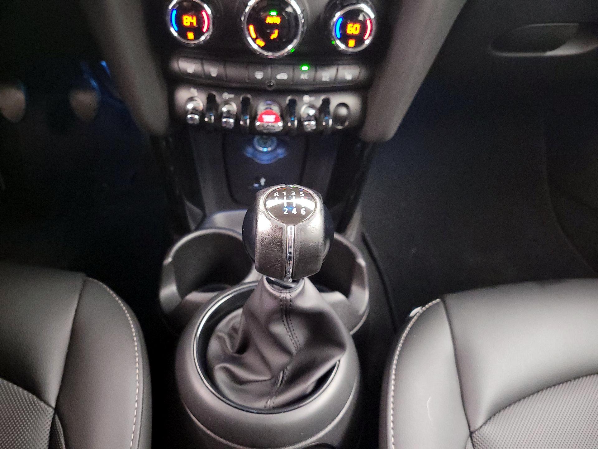 Thumbnail: 2022 MINI Cooper Hardtop - 16