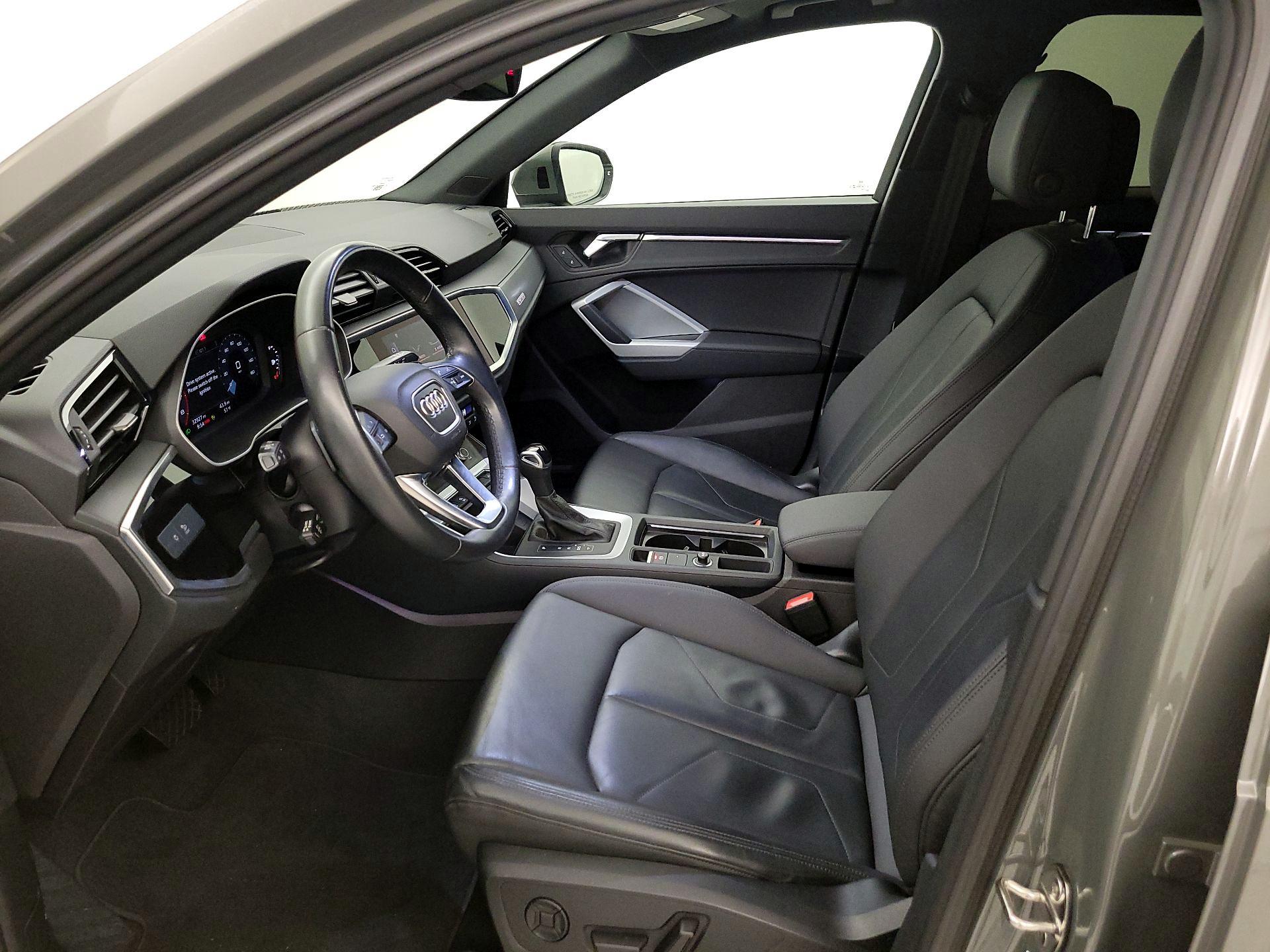 Thumbnail: 2022 Audi Q3 - 11