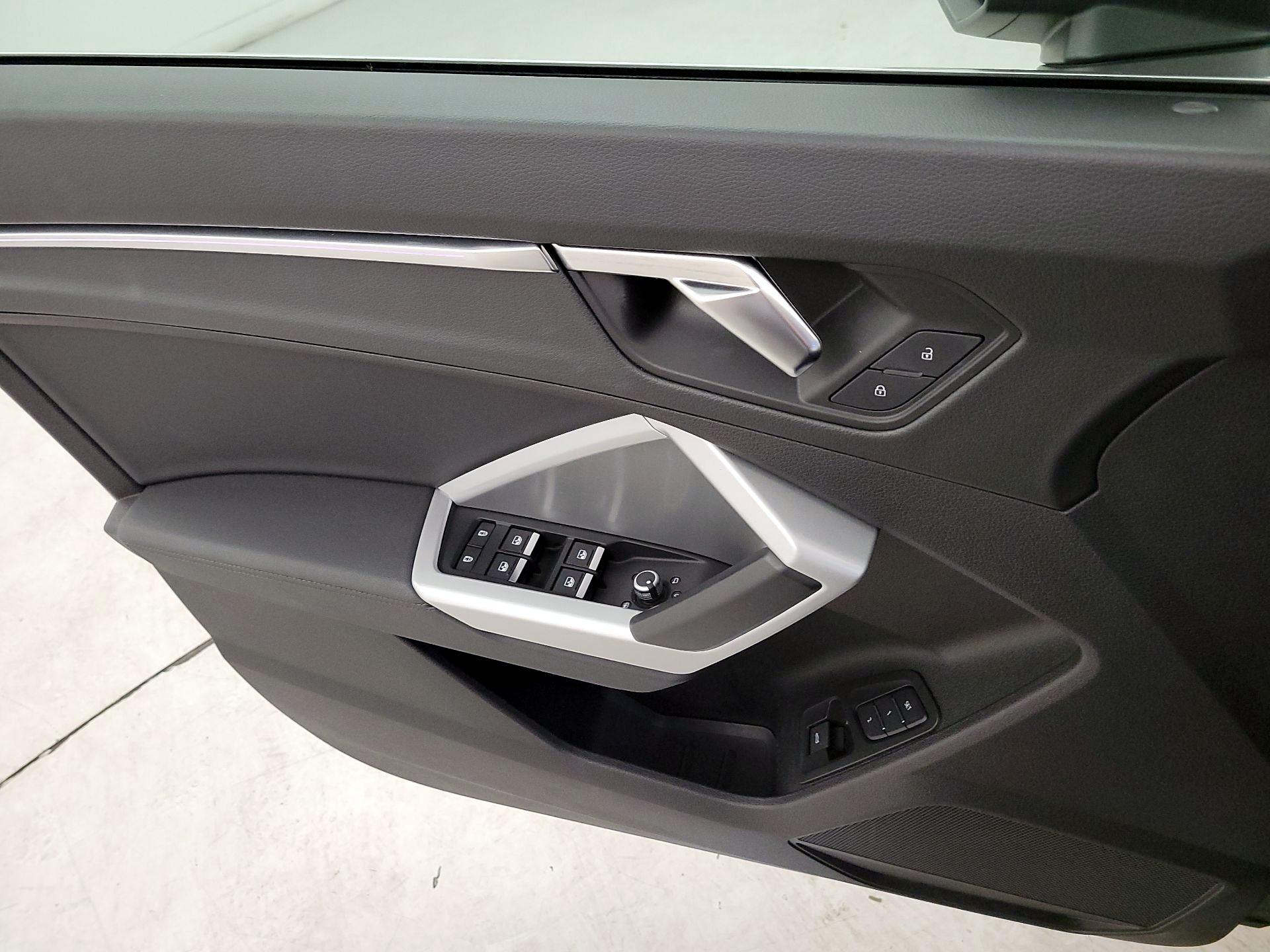 Thumbnail: 2022 Audi Q3 - 12