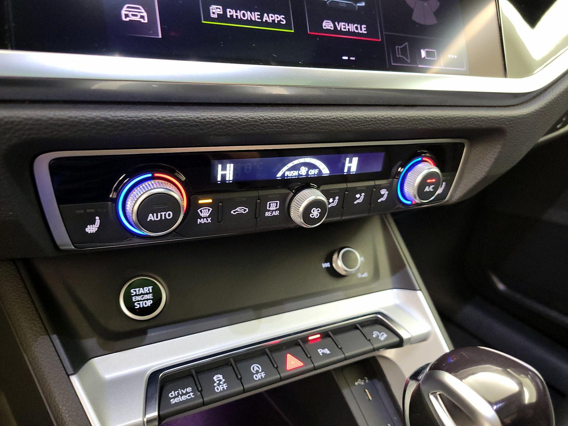 Thumbnail: 2022 Audi Q3 - 15