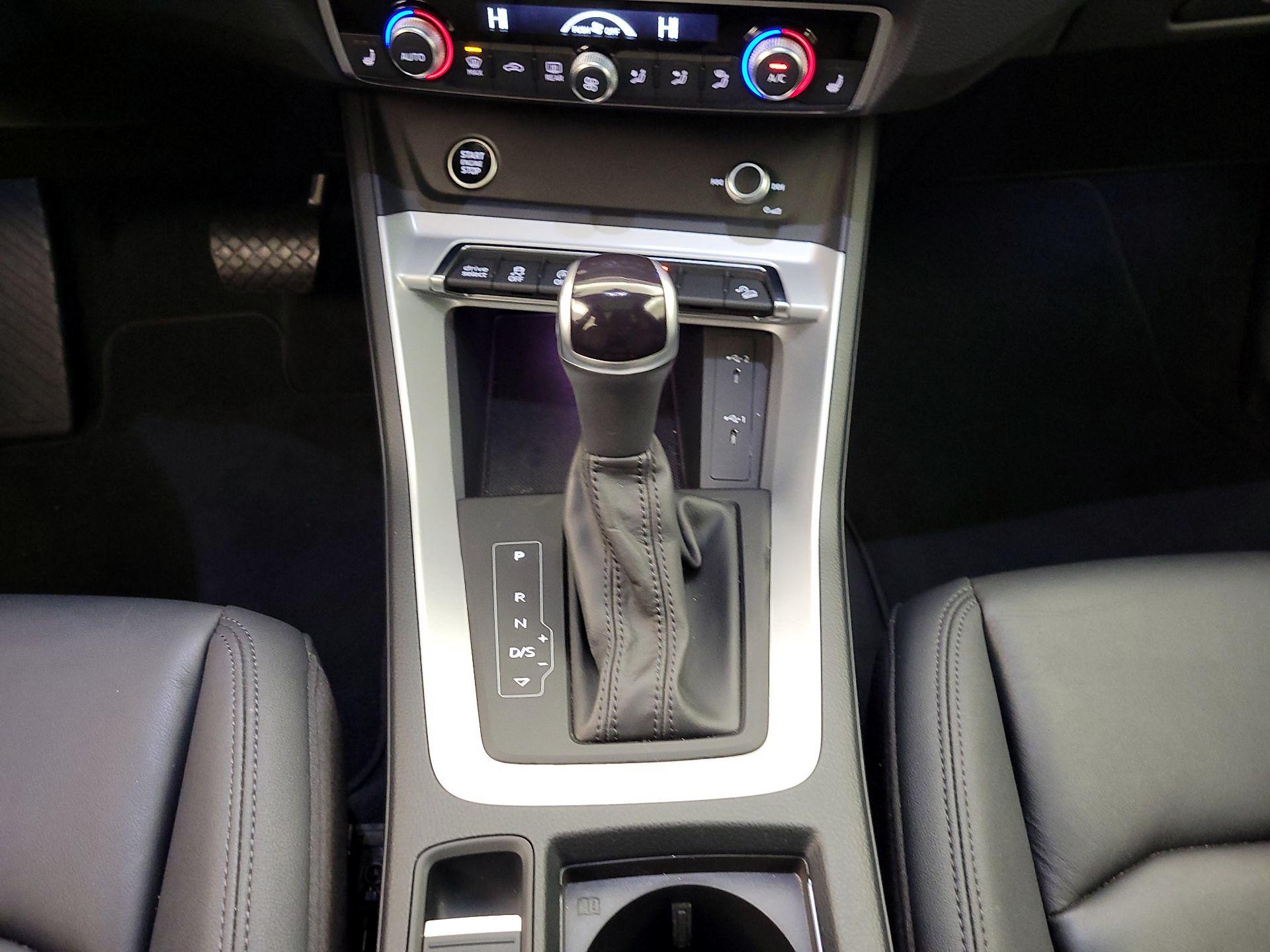 Thumbnail: 2022 Audi Q3 - 16