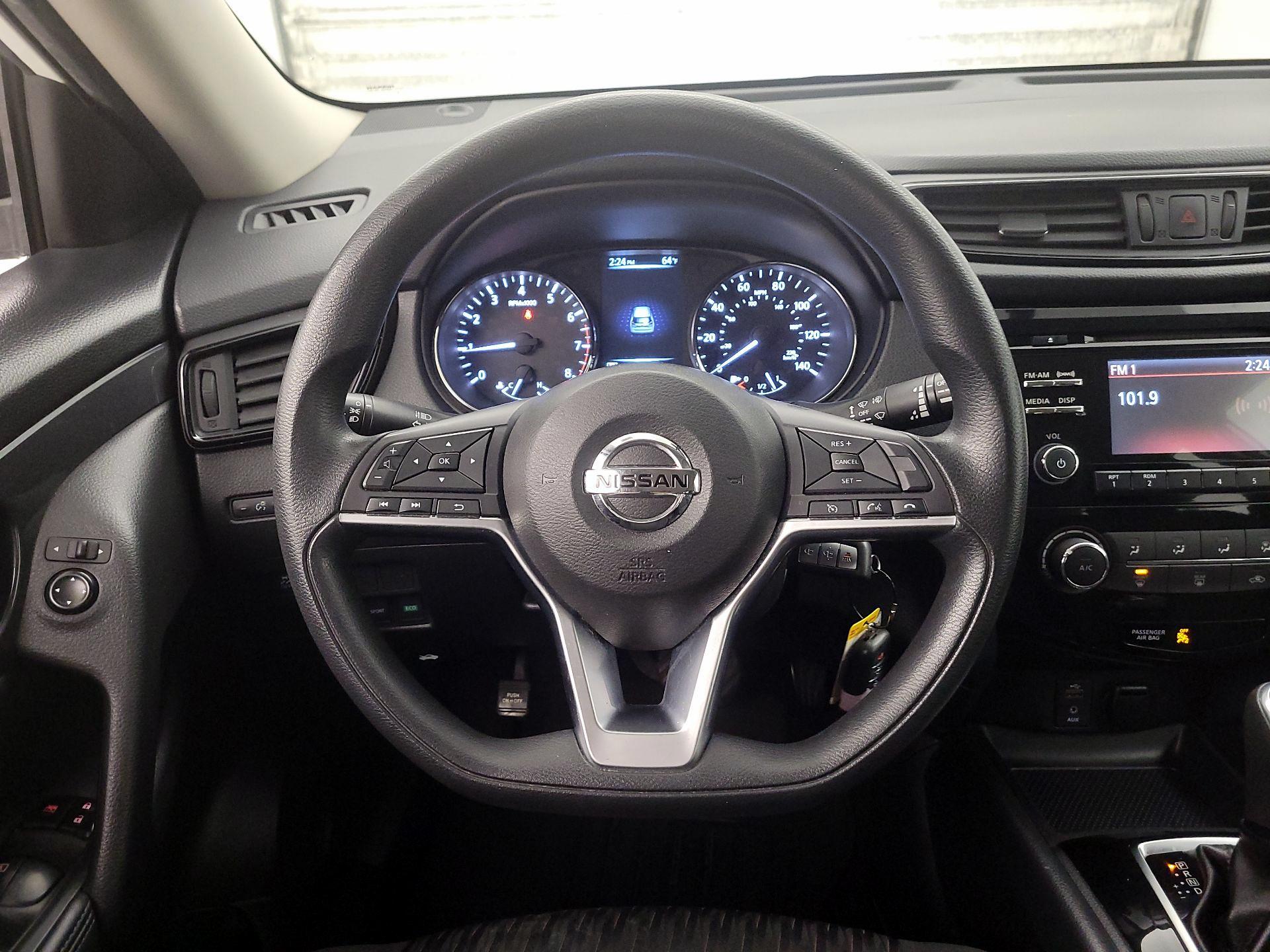 Thumbnail: 2017 Nissan Rogue - 10