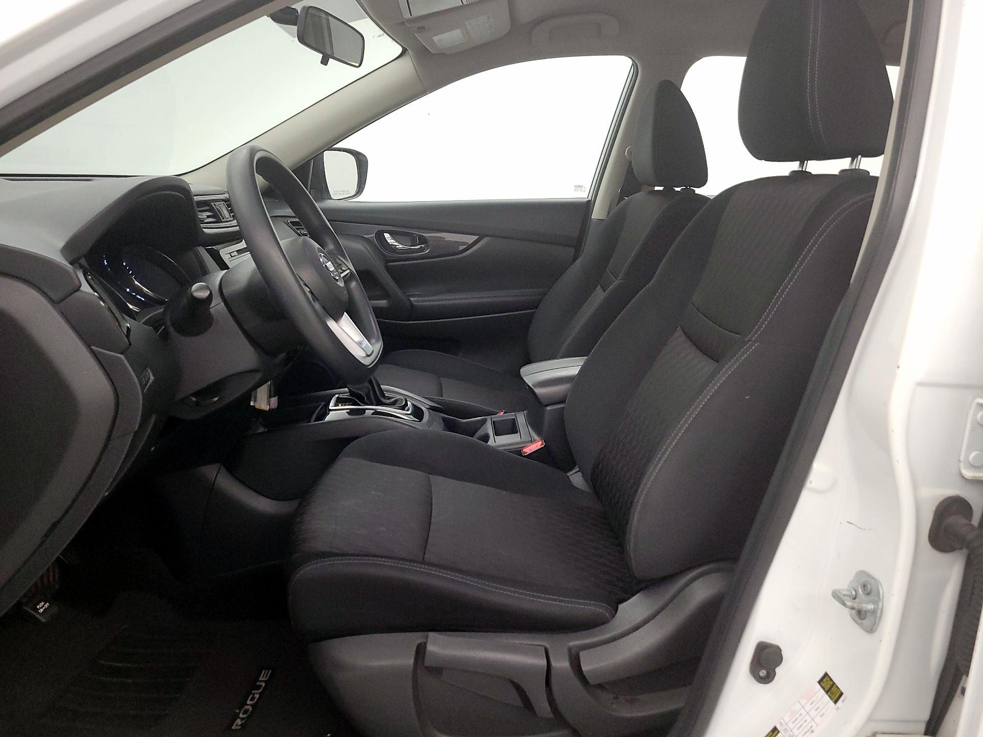 Thumbnail: 2017 Nissan Rogue - 11