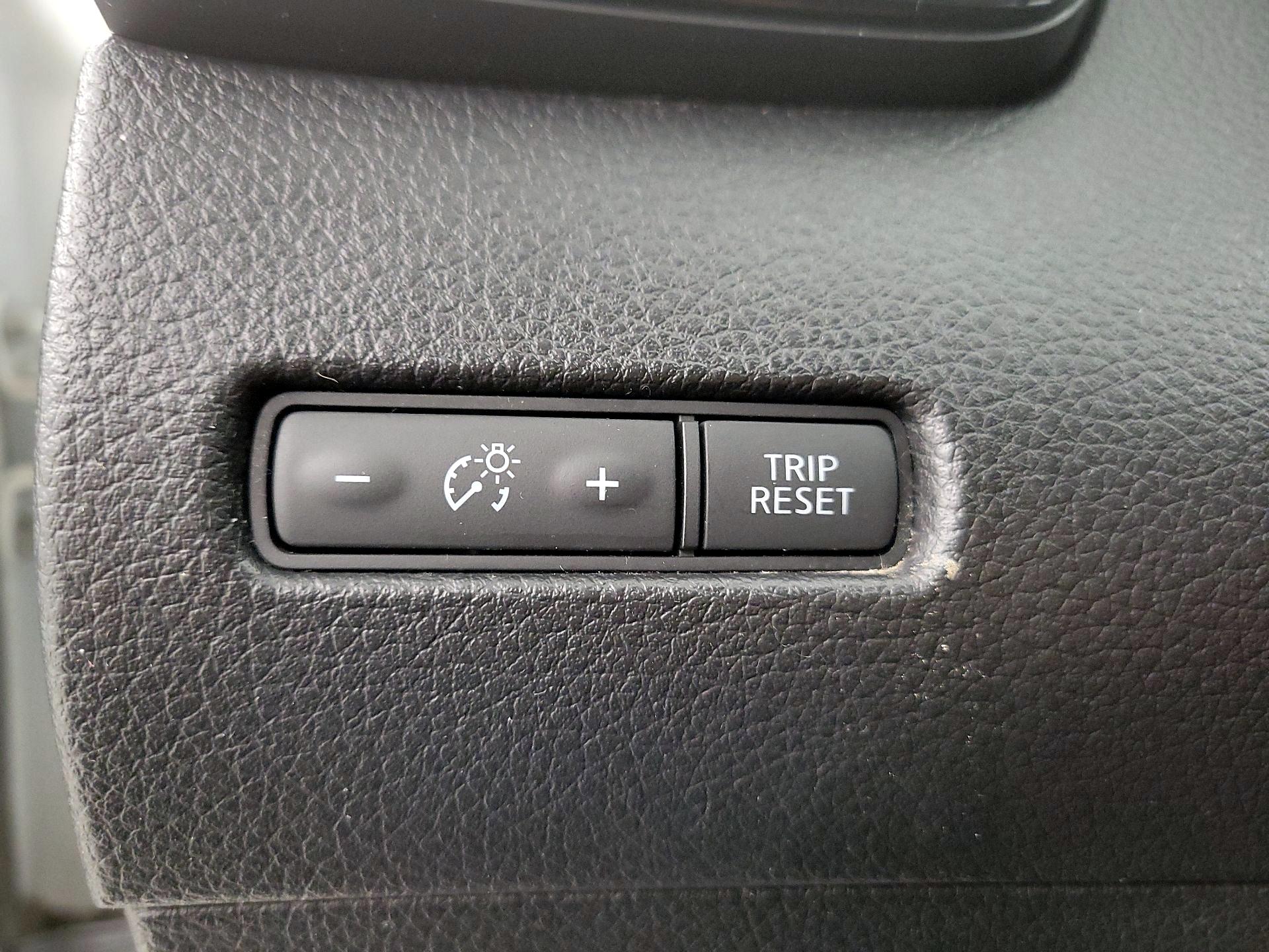 Thumbnail: 2017 Nissan Rogue - 13