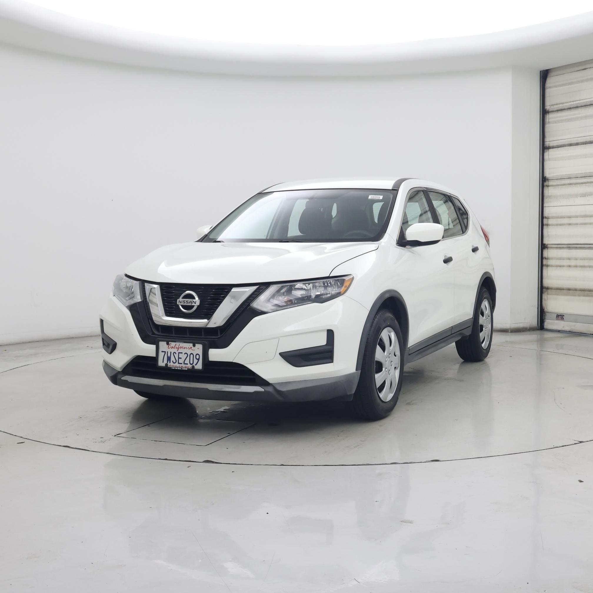 Thumbnail: 2017 Nissan Rogue - 4
