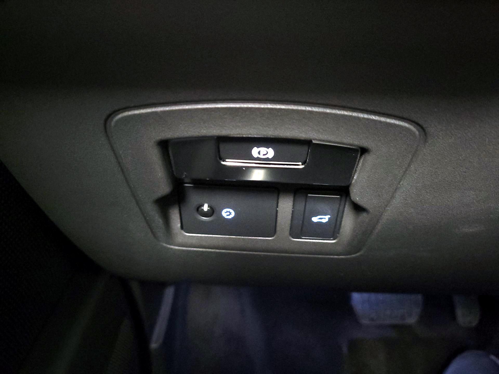 Thumbnail: 2018 Land Rover Range Rover Velar - 13